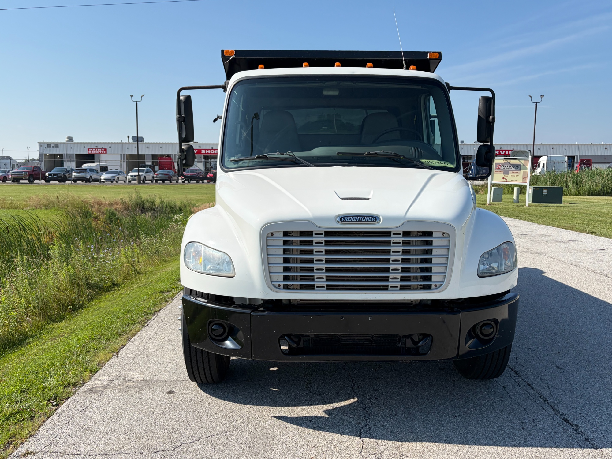 2017 Freightliner M2 106 2017 Freightliner M2 106 - image 1 of 6