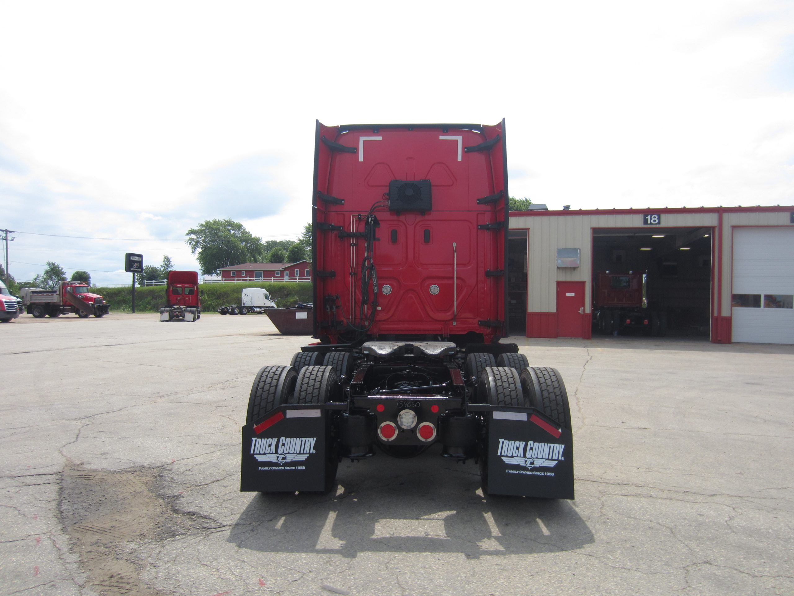 2023 Freightliner PT126SLP 2023 Freightliner PT126SLP - image 4 of 6
