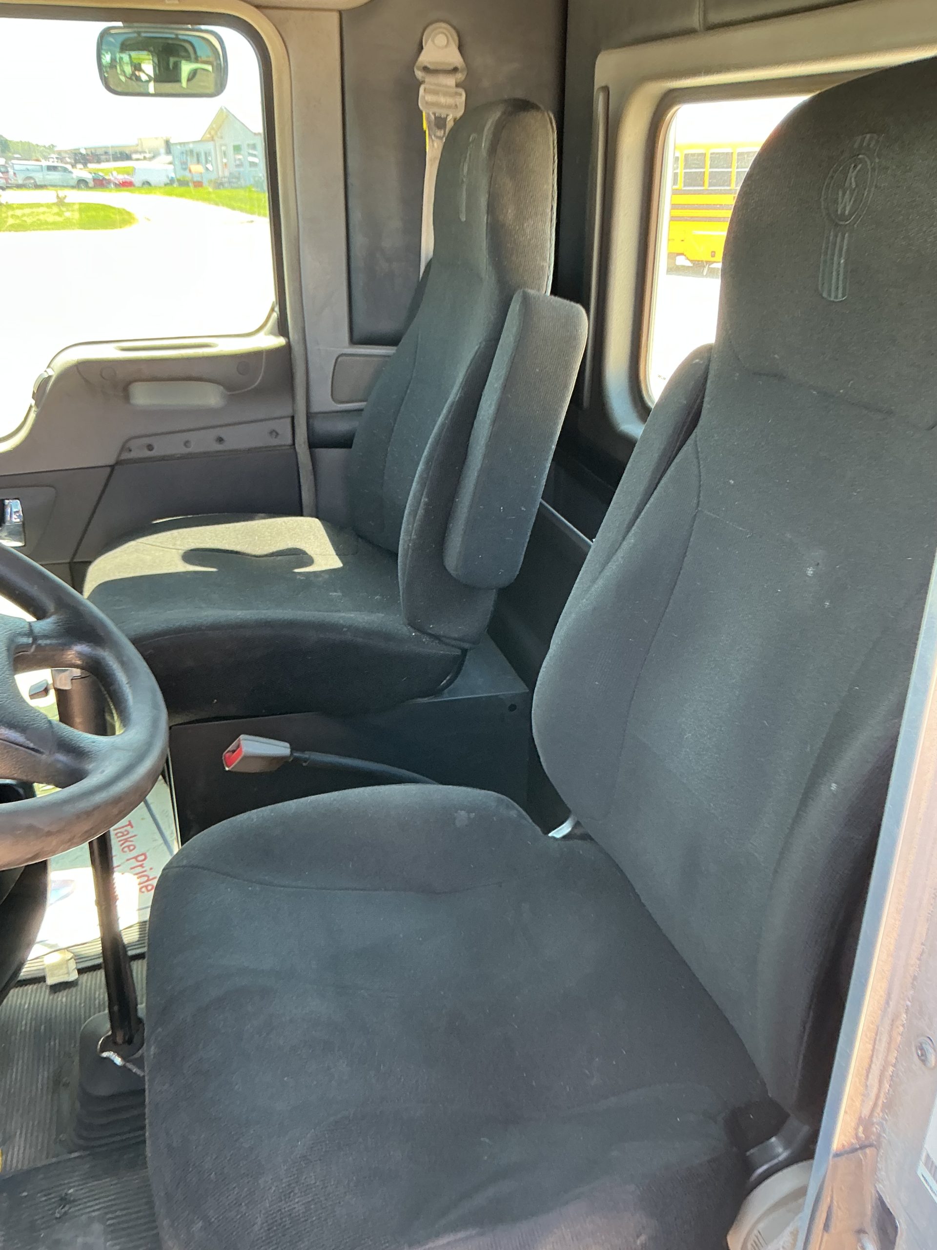 2018 Kenworth W900 2018 Kenworth W900 - image 4 of 6