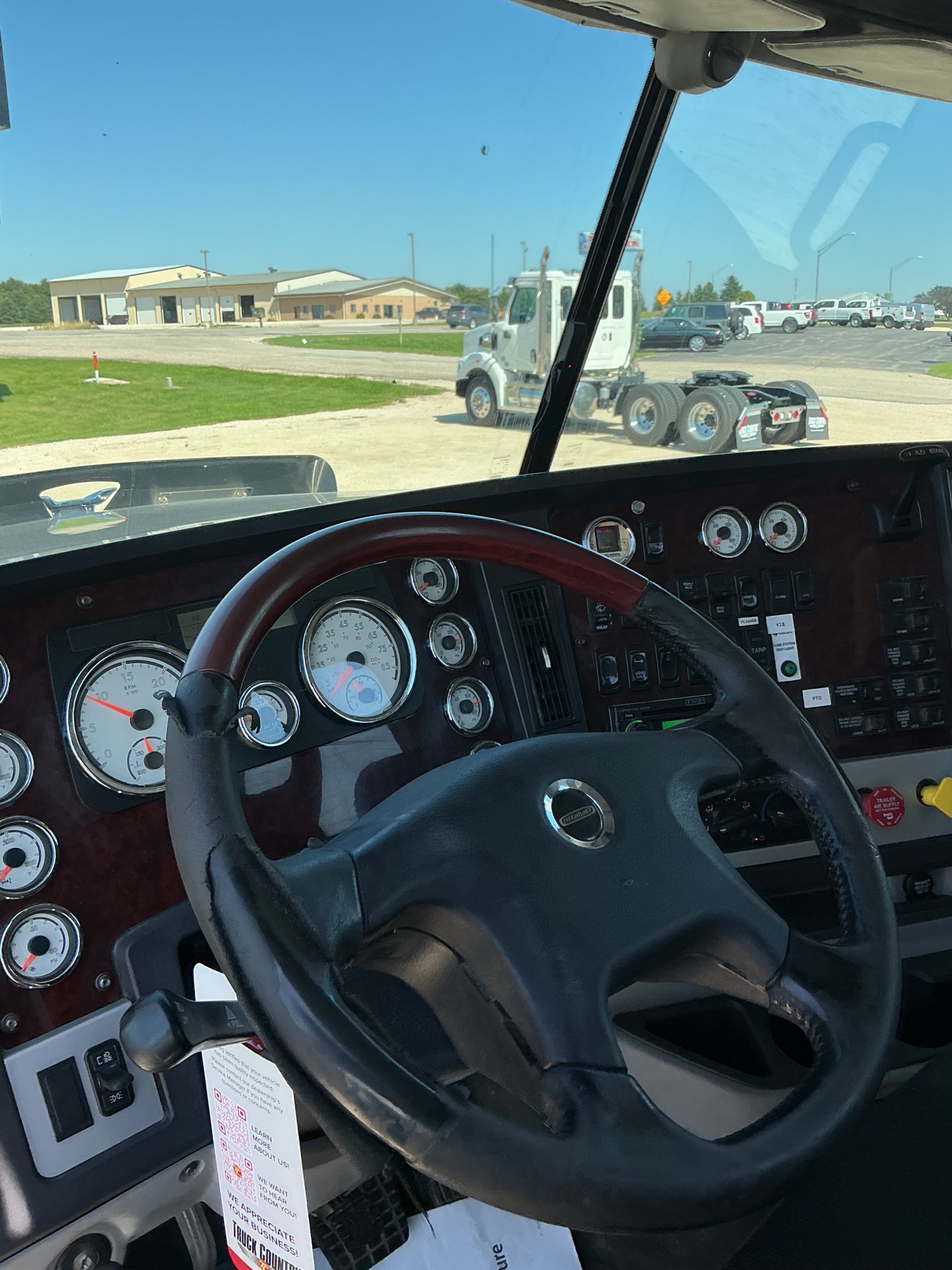 2015 Freightliner 122SD 068Rf00000iYf4E 2015 Freightliner 122SD 068Rf00000iYf4E