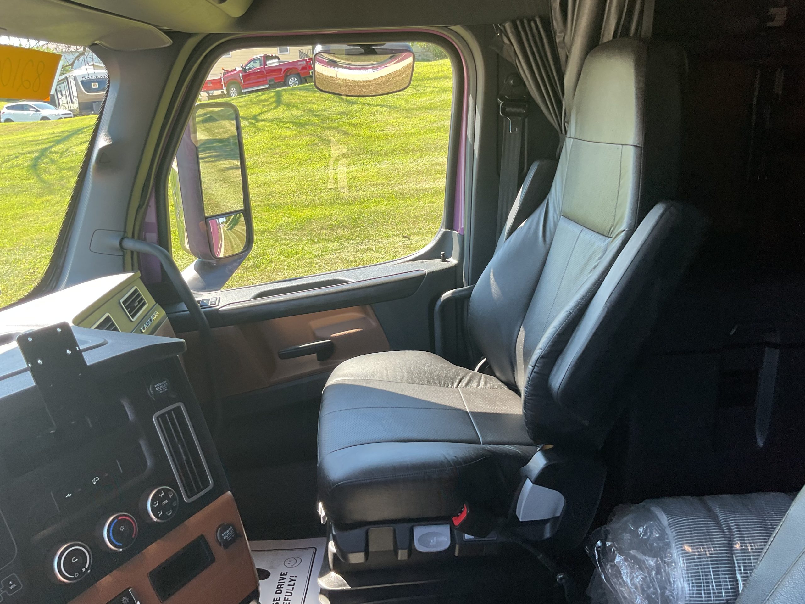 2024 Freightliner PT126SLP 2024 Freightliner PT126SLP - image 6 of 6
