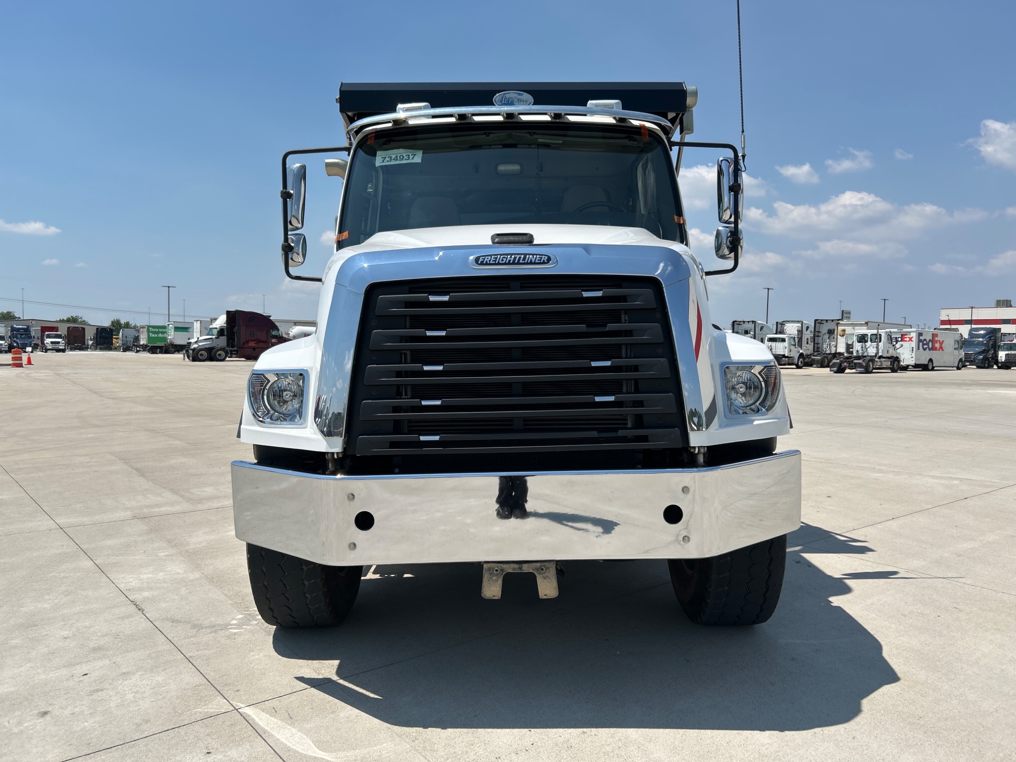 2022 Freightliner 114SD 2022 Freightliner 114SD - image 2 of 5