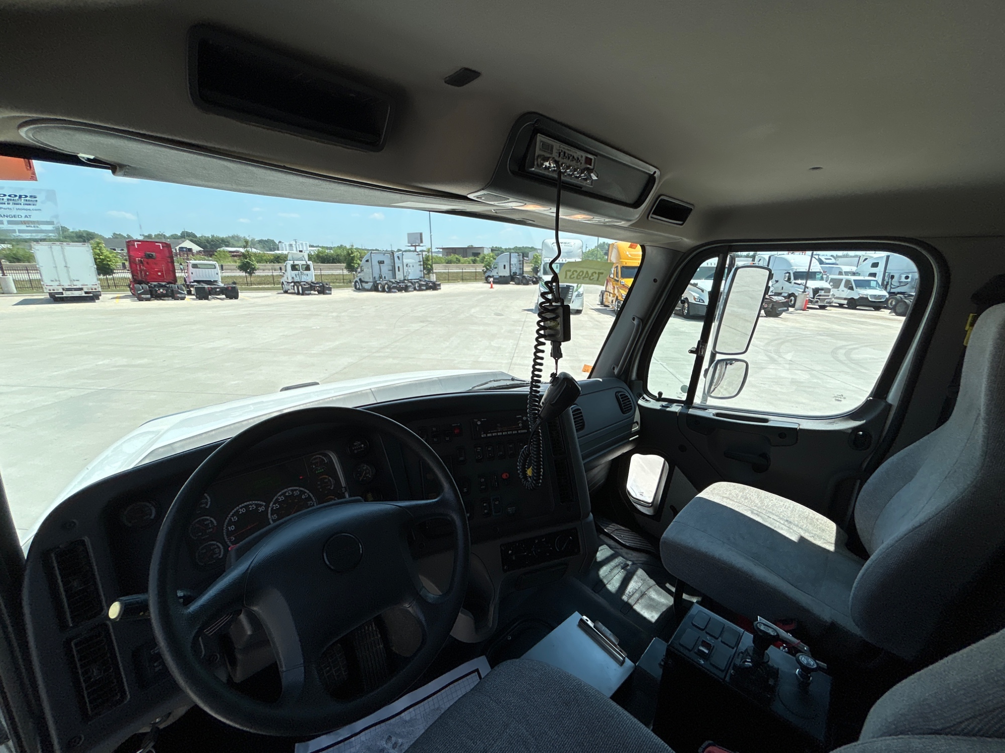 2022 Freightliner 114SD 2022 Freightliner 114SD - image 5 of 5