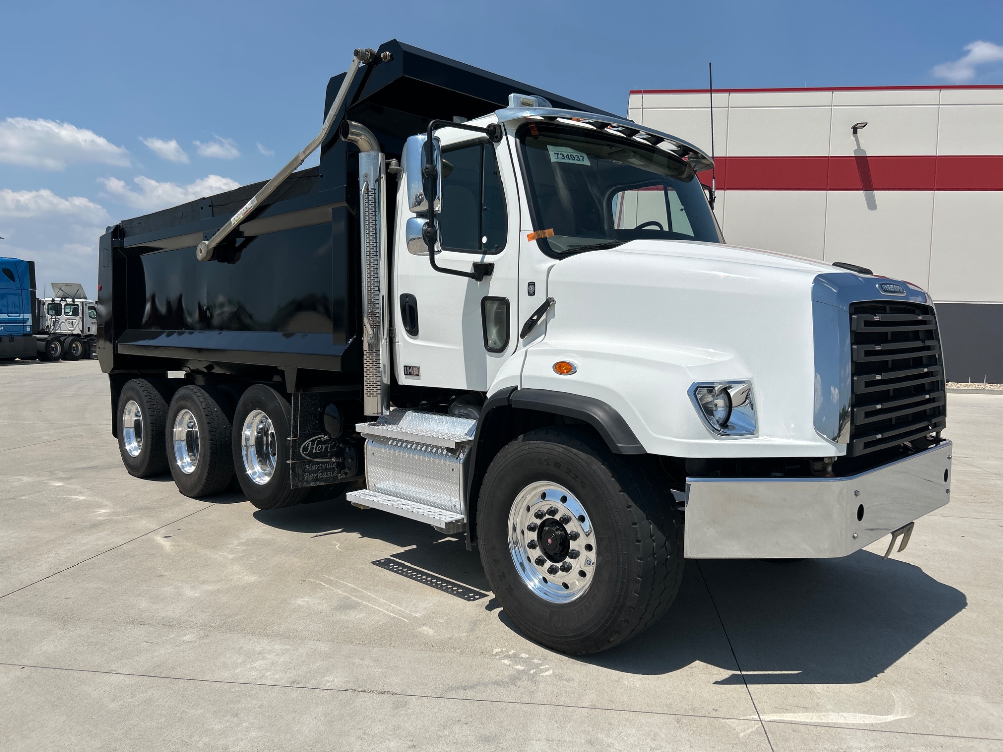 2022 Freightliner 114SD 2022 Freightliner 114SD - image 3 of 5