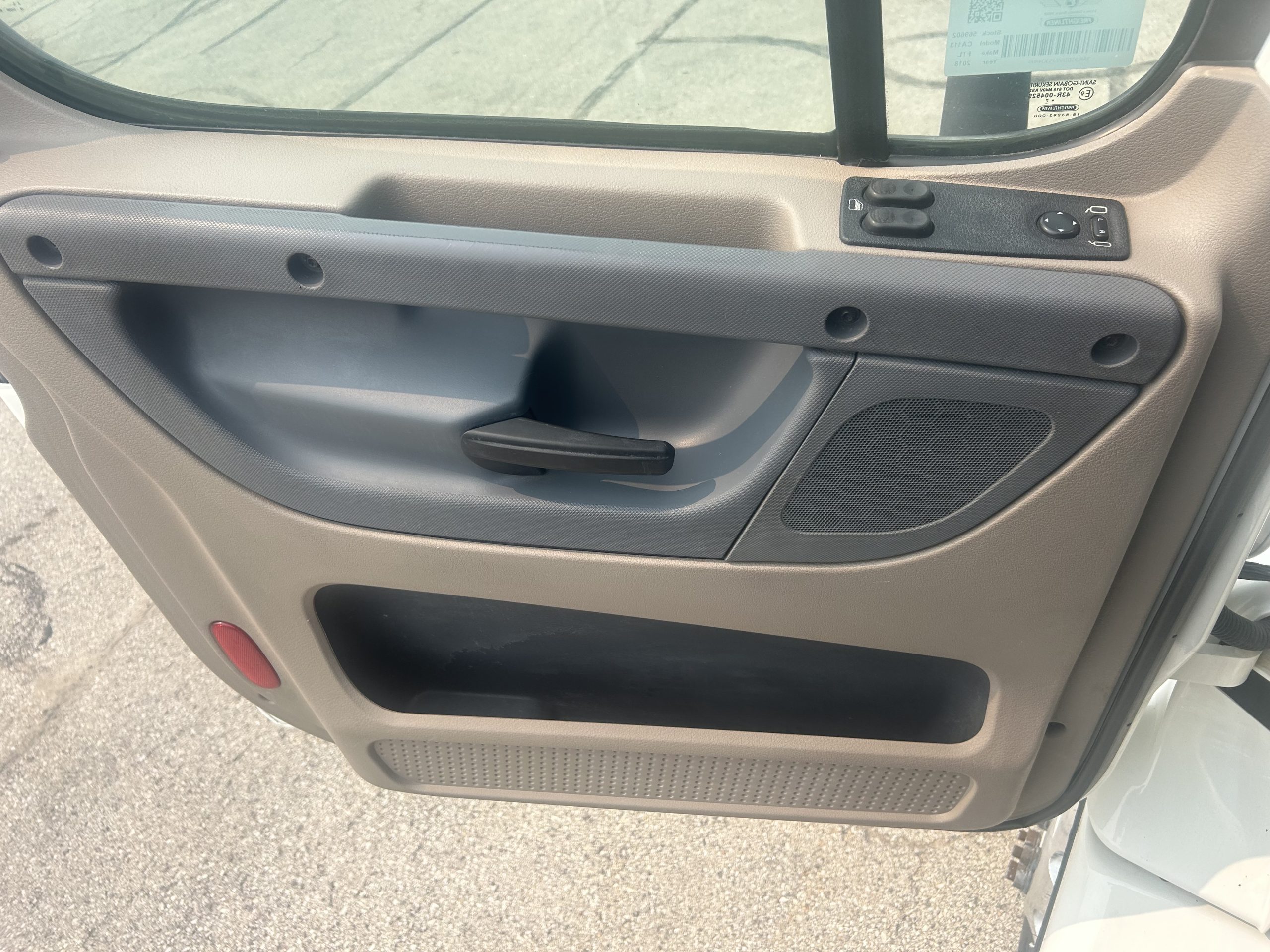 2018 Freightliner Cascadia in Milwaukee, WI — photo 6