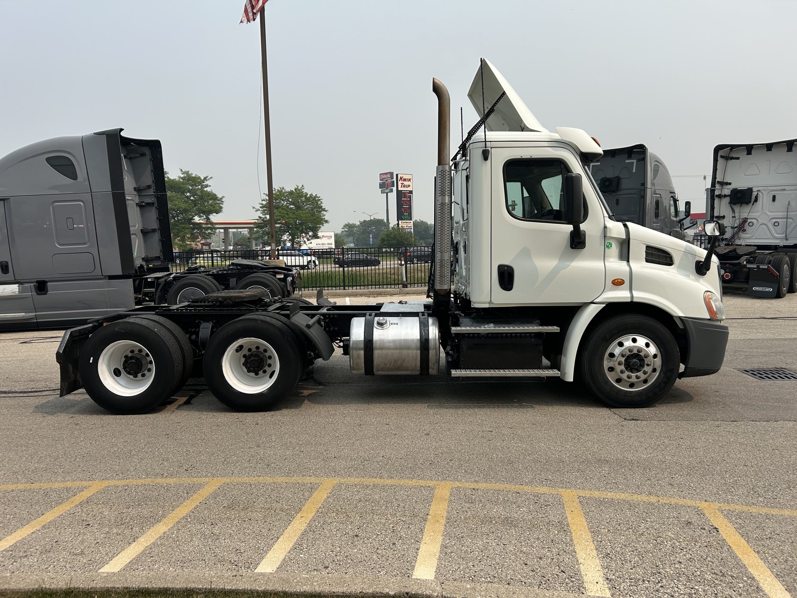2018 Freightliner CA113 068Rf00000ikrD1 2018 Freightliner CA113 068Rf00000ikrD1