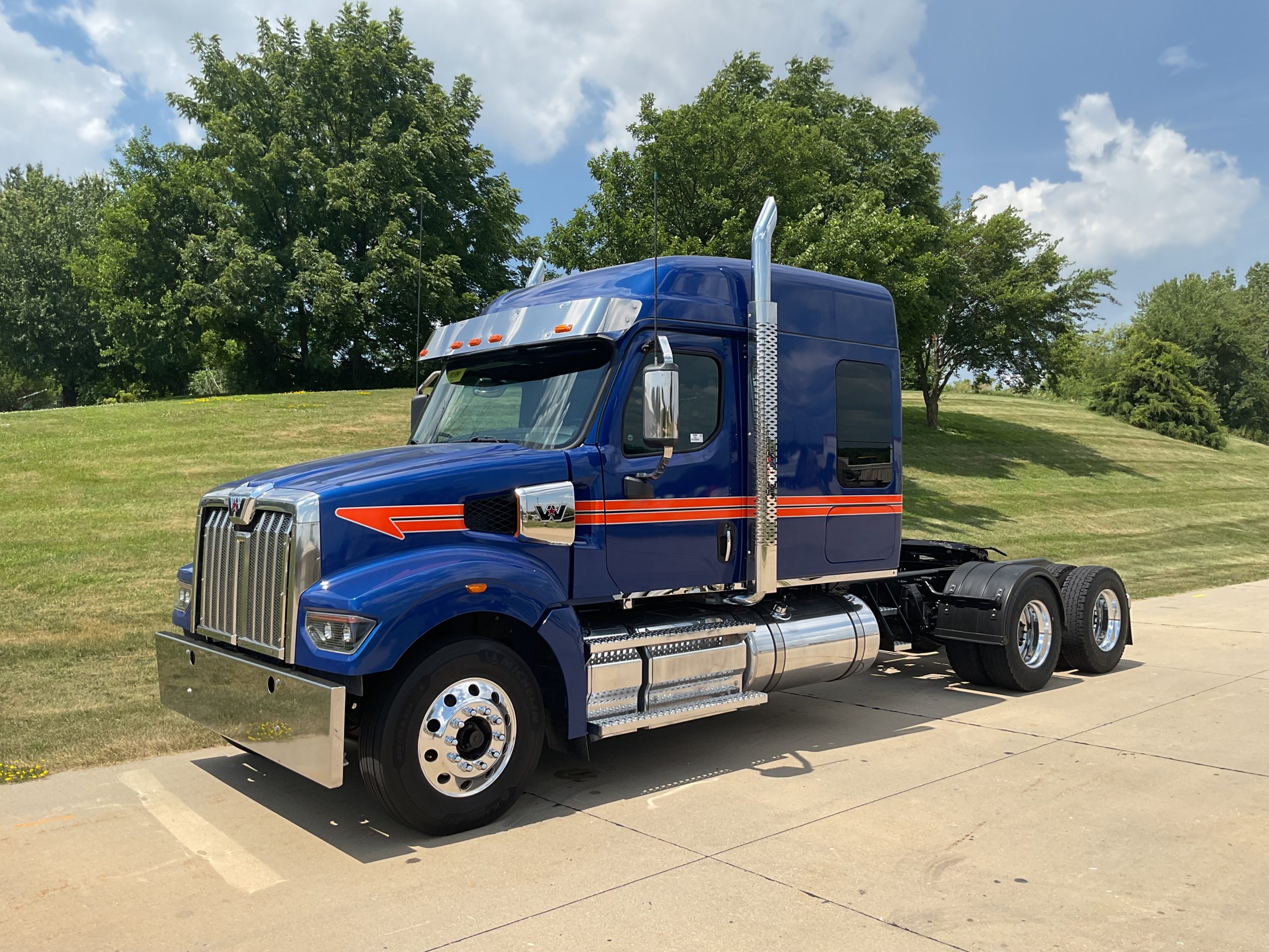 2024 Western Star 49X 2024 Western Star 49X - image 1 of 6