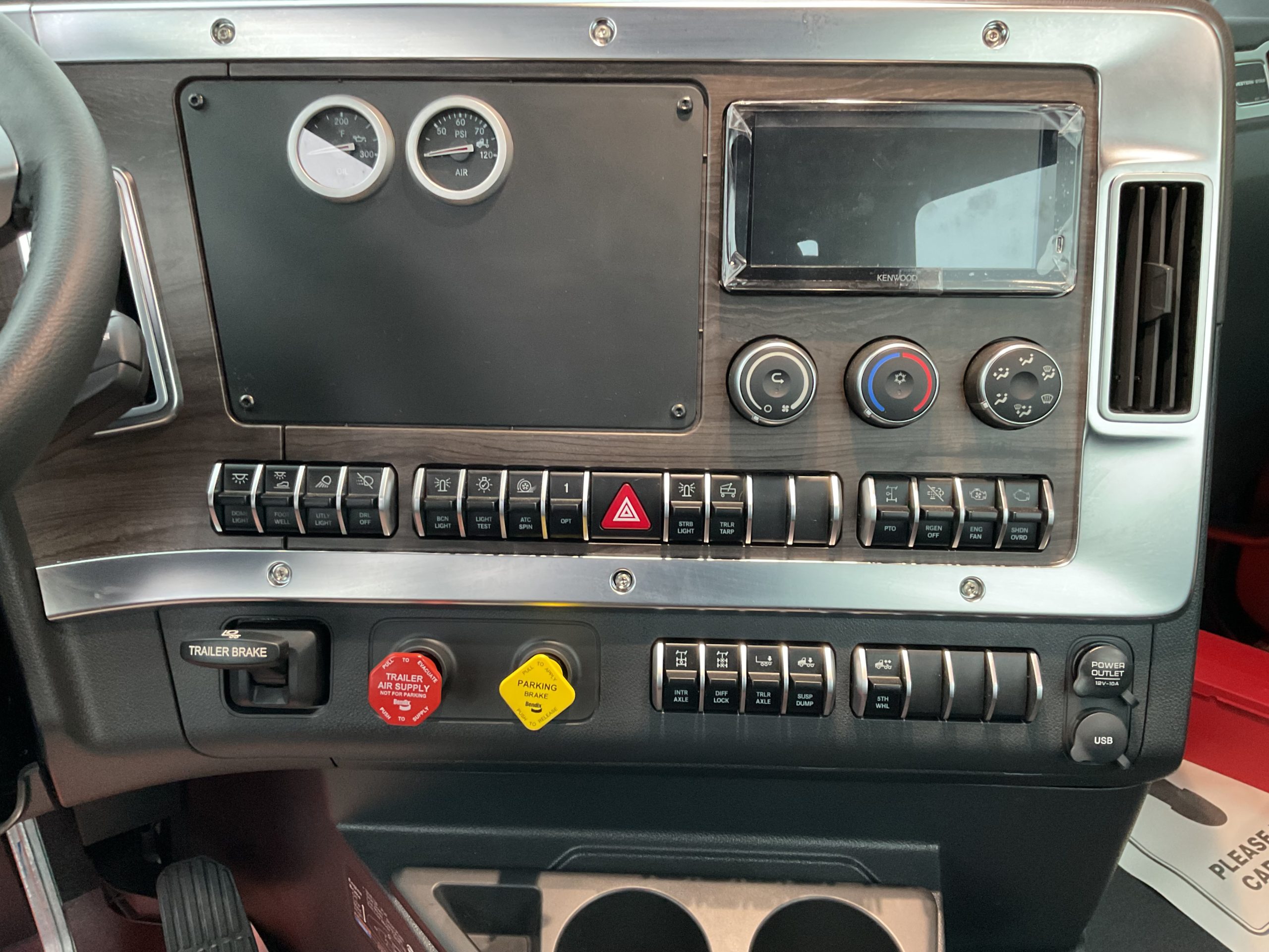 2027 Western Star in Cedar Rapids, IA — photo 5