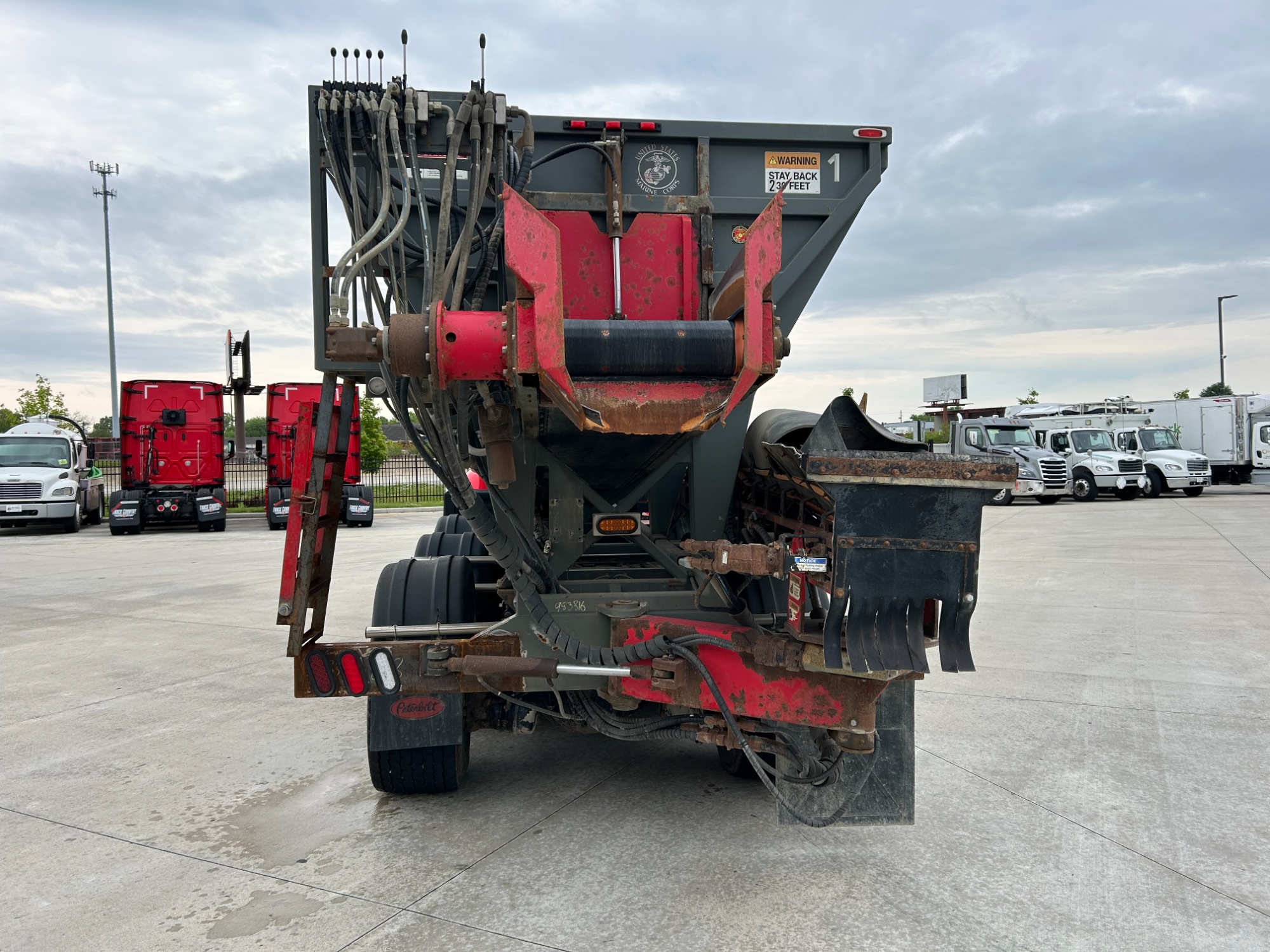 2019 Peterbilt 348 2019 Peterbilt 348 - image 6 of 6
