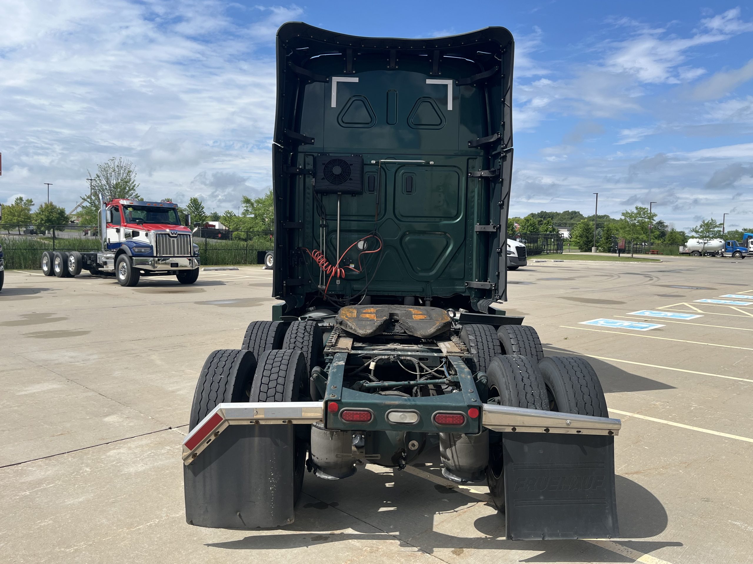 2022 Freightliner PT126SLP 2022 Freightliner PT126SLP - image 4 of 6