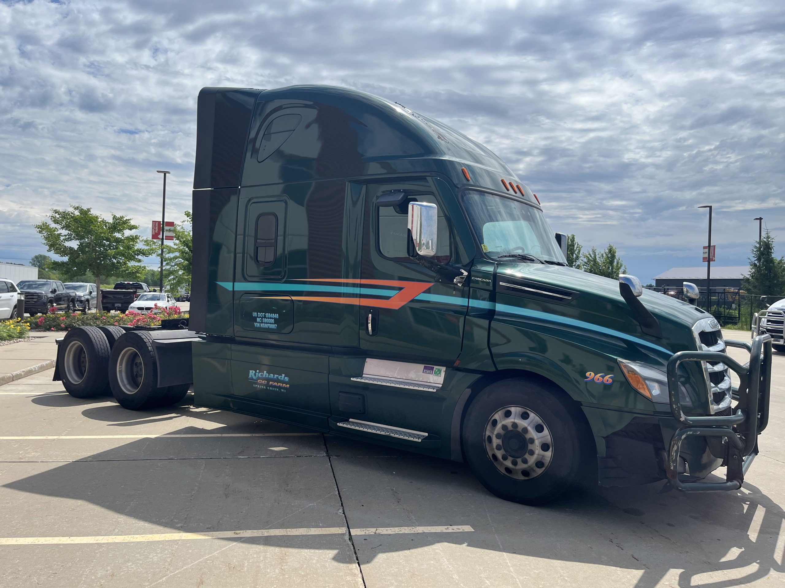 2022 Freightliner PT126SLP 2022 Freightliner PT126SLP - image 3 of 6