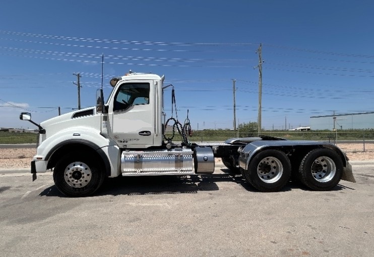 2021 Kenworth T880 2021 Kenworth T880 - image 2 of 2