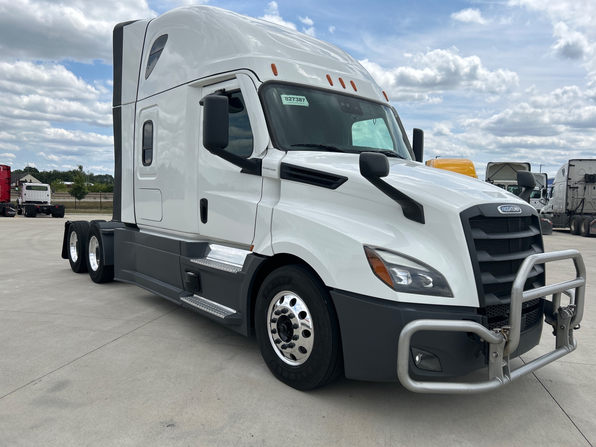 2024 Freightliner PT126SLP 2024 Freightliner PT126SLP - image 3 of 6