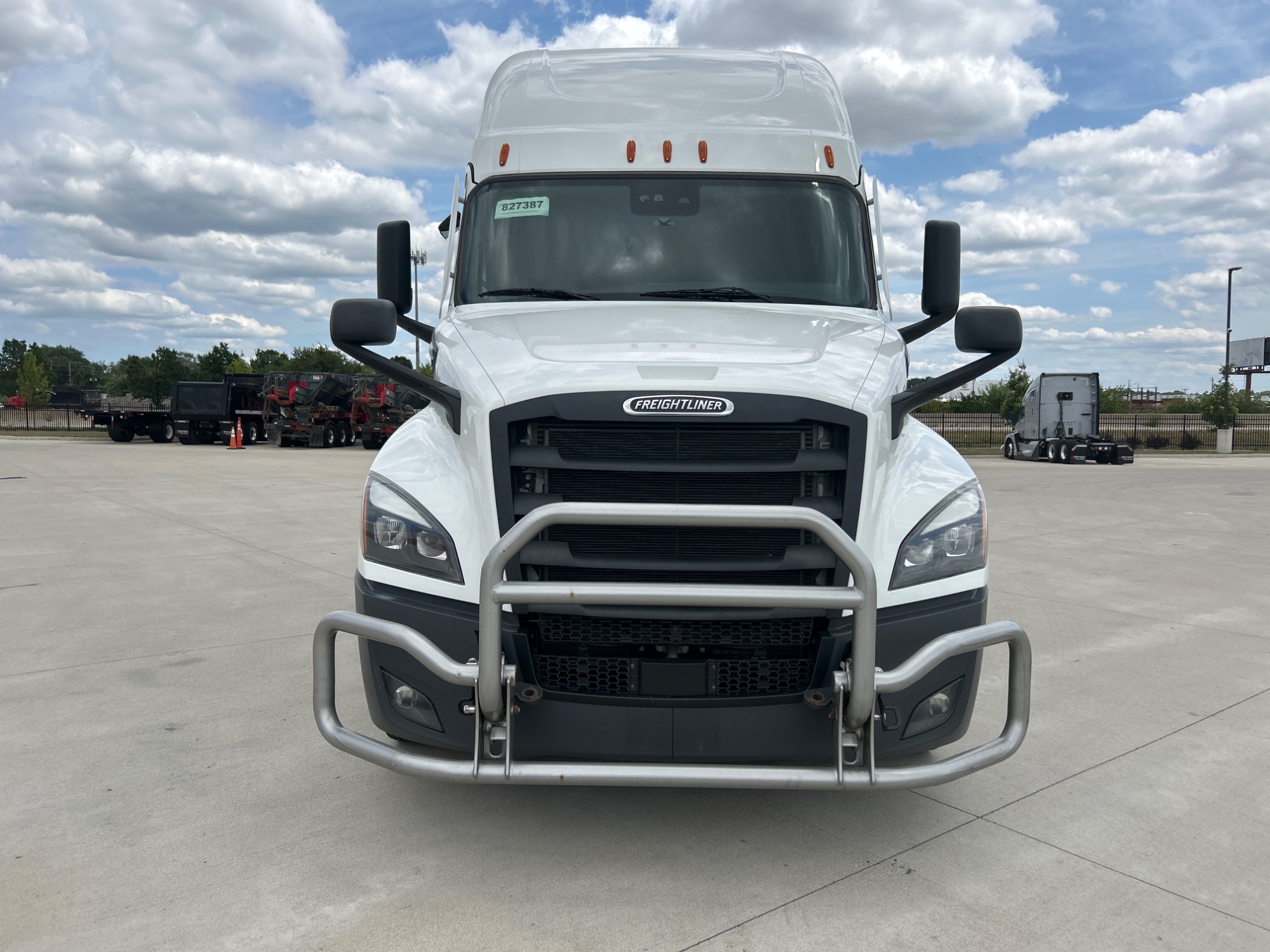 2024 Freightliner PT126SLP 2024 Freightliner PT126SLP - image 2 of 6