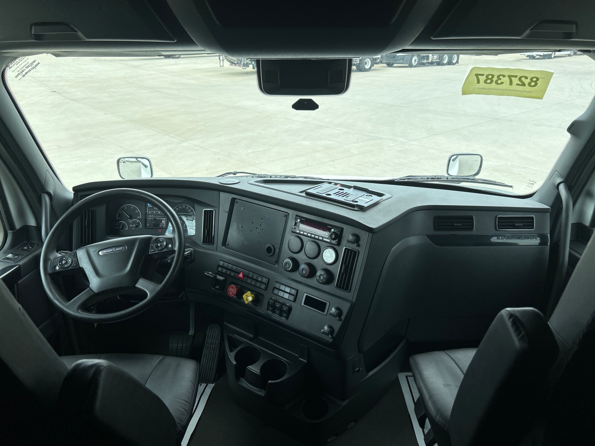 2024 Freightliner PT126SLP 2024 Freightliner PT126SLP - image 5 of 6