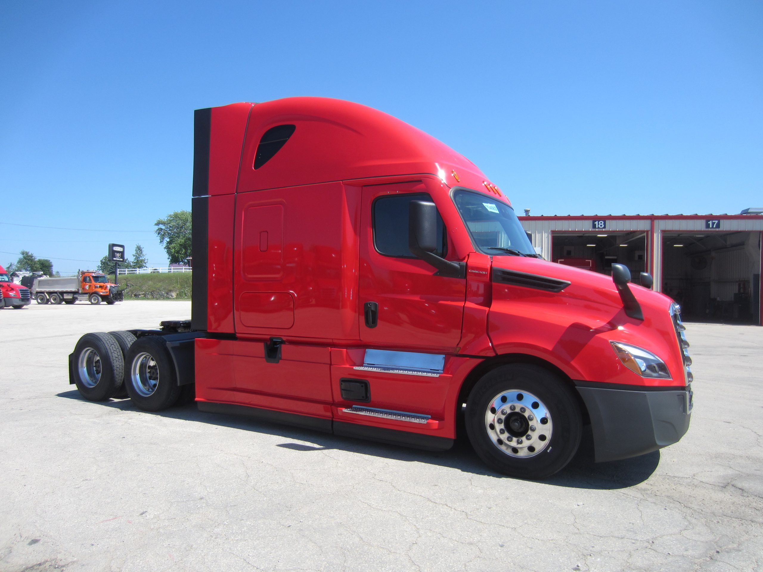 2023 Freightliner PT126SLP 2023 Freightliner PT126SLP - image 3 of 6