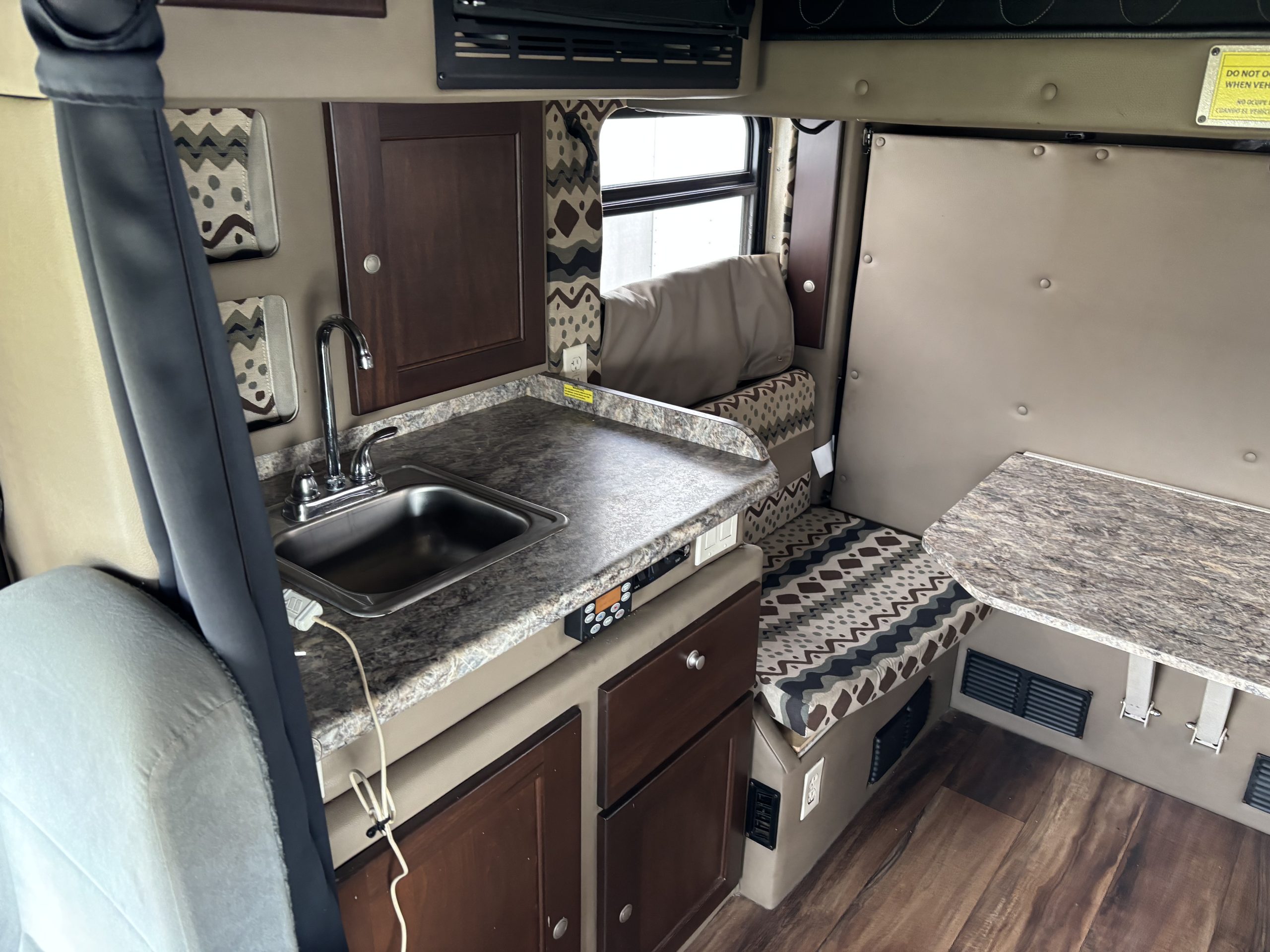 2016 Freightliner CA113 2016 Freightliner CA113 - image 6 of 6