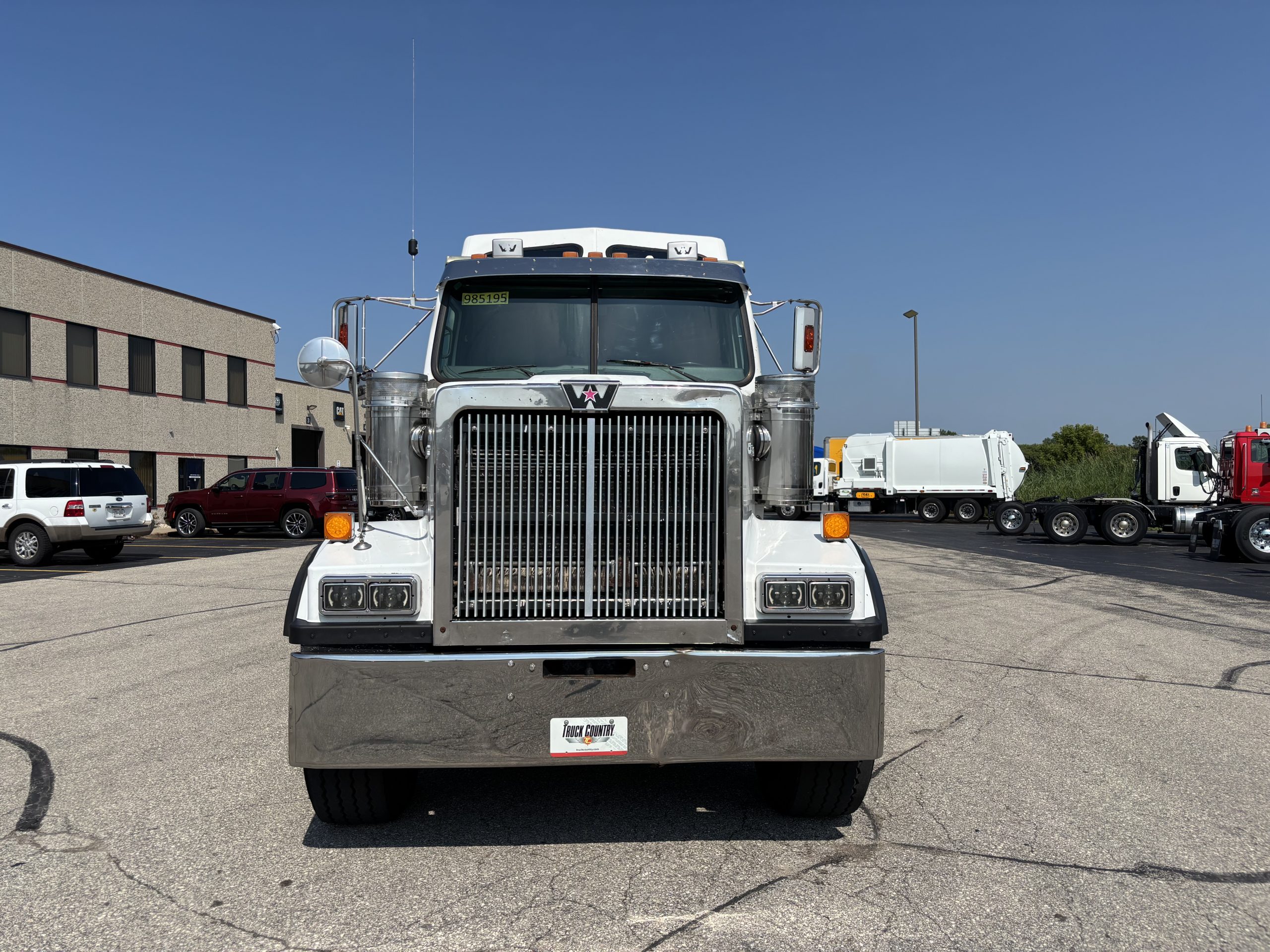 2007 Western Star 4700SB 2007 Western Star 4700SB - image 2 of 6