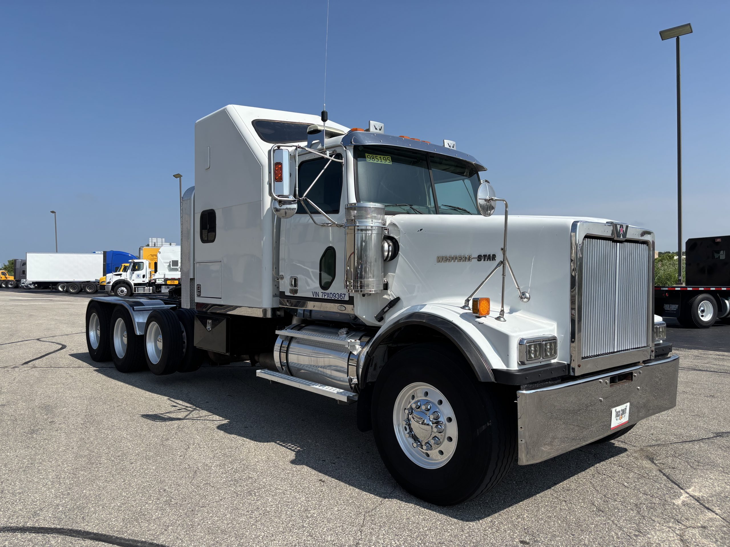 2007 Western Star 4700SB 2007 Western Star 4700SB - image 3 of 6