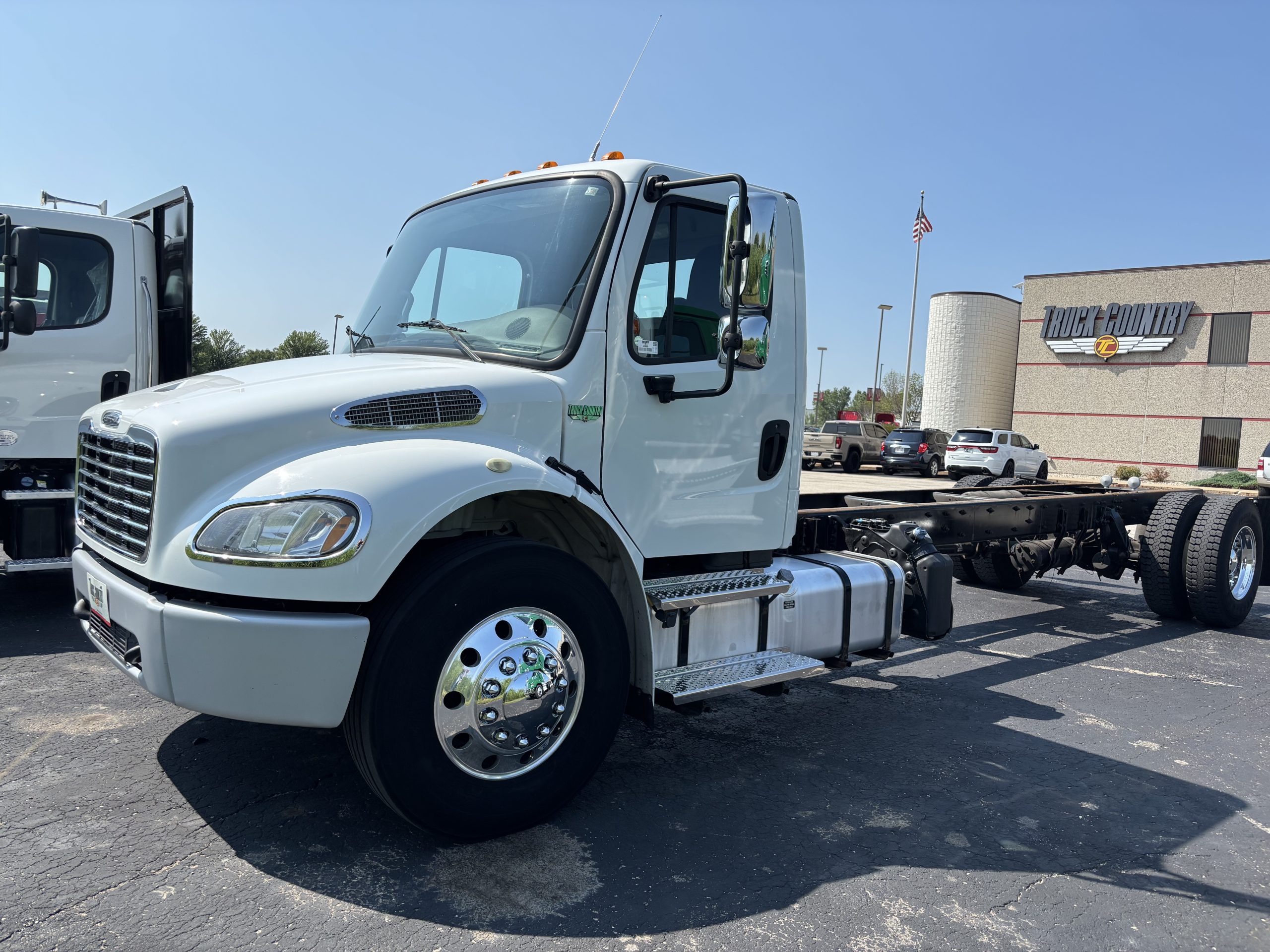 2019 Freightliner M2 106 2019 Freightliner M2 106 - image 1 of 6