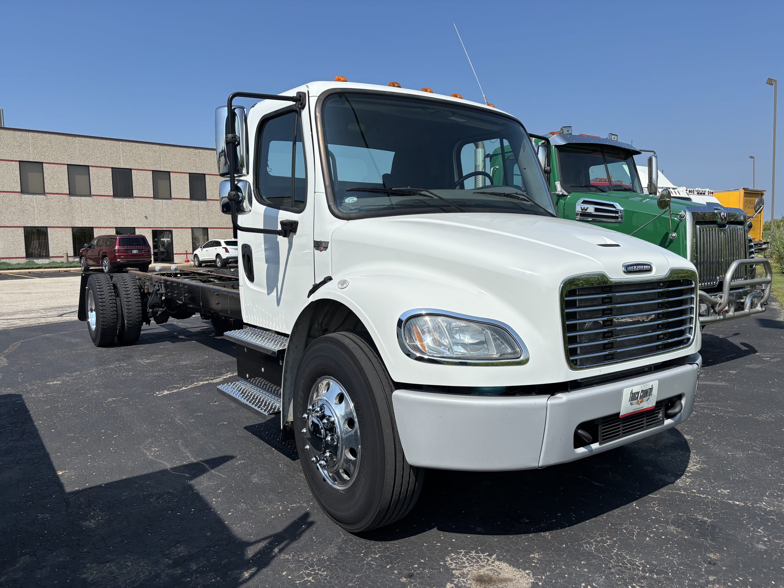 2019 Freightliner M2 106 2019 Freightliner M2 106 - image 3 of 6