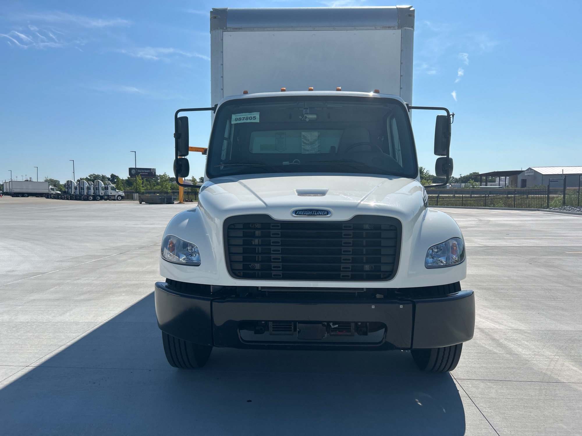 2022 Freightliner M2 106 2022 Freightliner M2 106 - image 4 of 6
