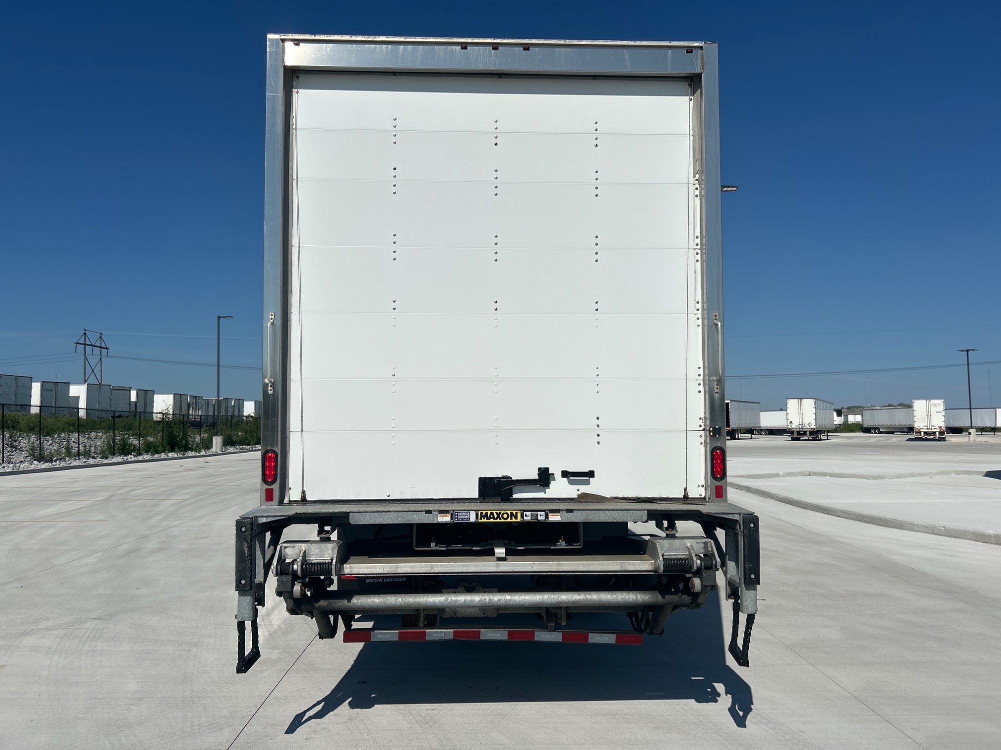 2022 Freightliner M2 106 068Rf00000jPntJ 2022 Freightliner M2 106 068Rf00000jPntJ