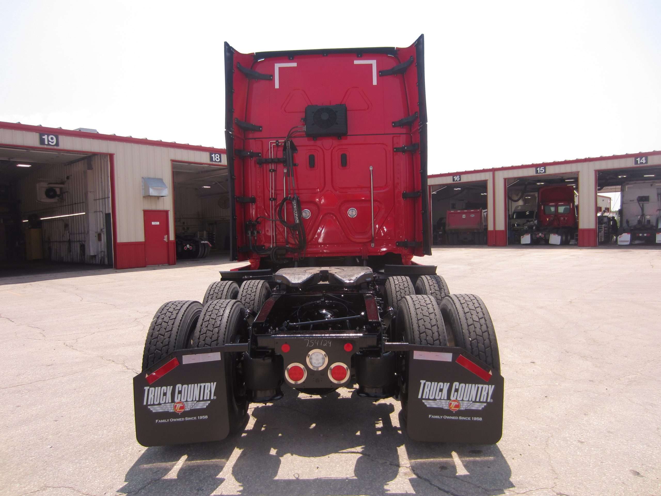 2023 Freightliner PT126SLP 2023 Freightliner PT126SLP - image 4 of 6