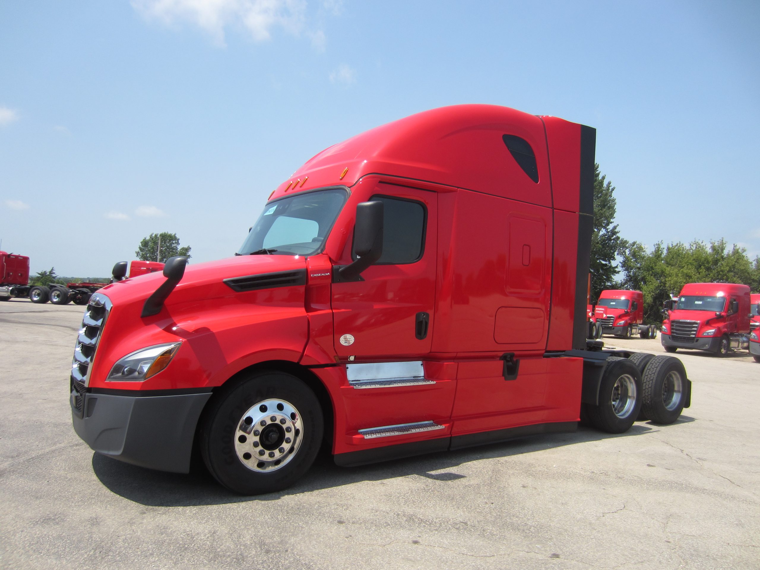 2023 Freightliner PT126SLP 2023 Freightliner PT126SLP - image 1 of 6