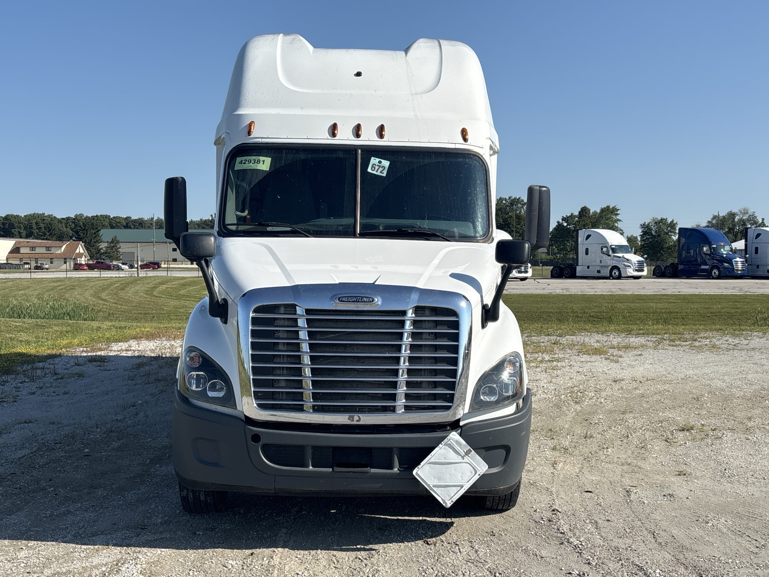 2016 Freightliner CA113 2016 Freightliner CA113 - image 2 of 6