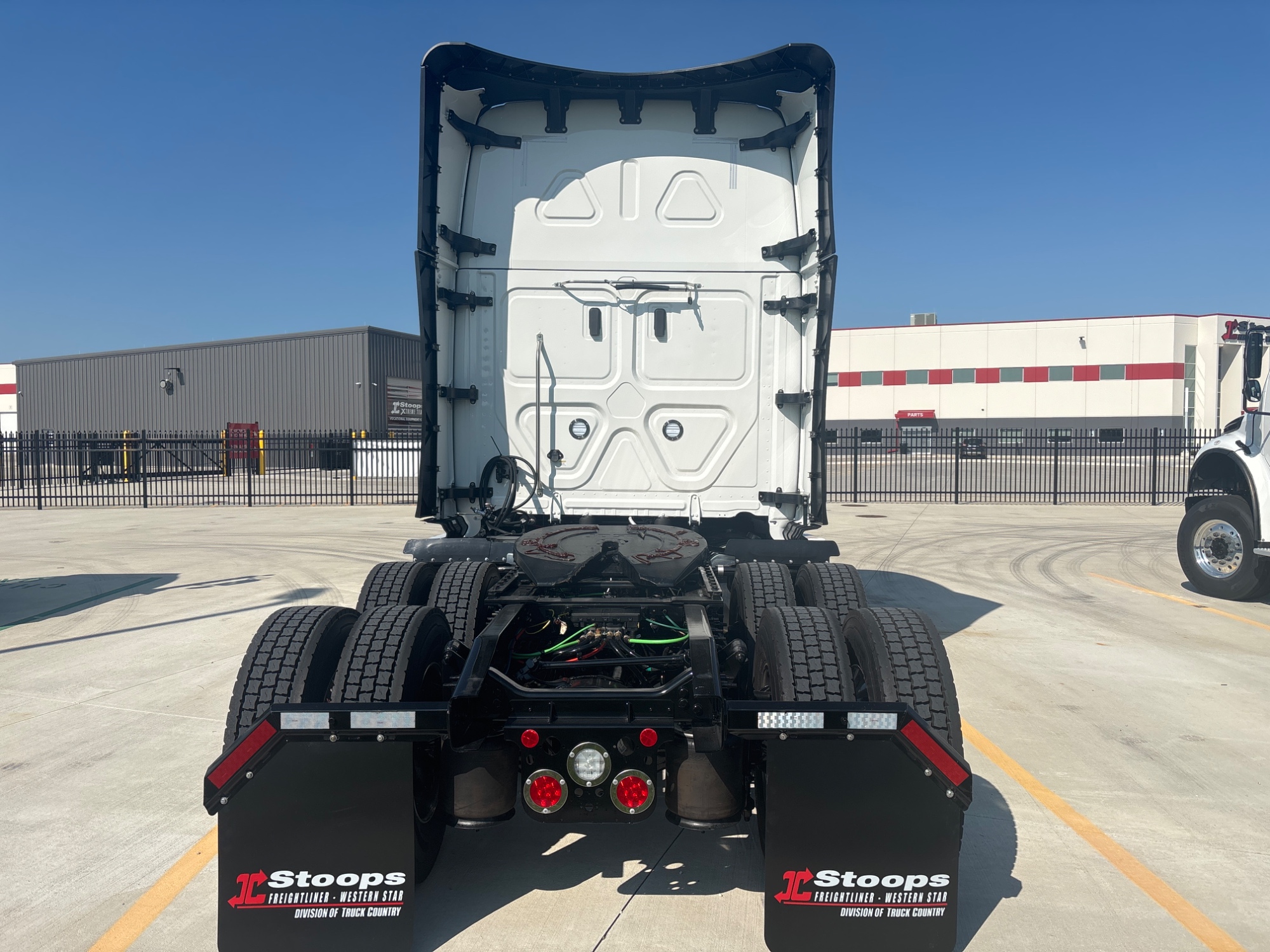 2027 Freightliner PJ126SLP 2027 Freightliner PJ126SLP - image 4 of 6