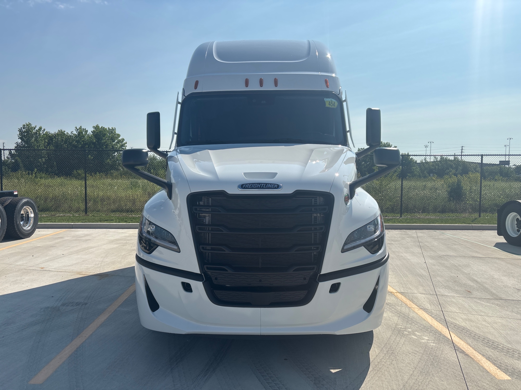 2027 Freightliner PJ126SLP 2027 Freightliner PJ126SLP - image 2 of 6