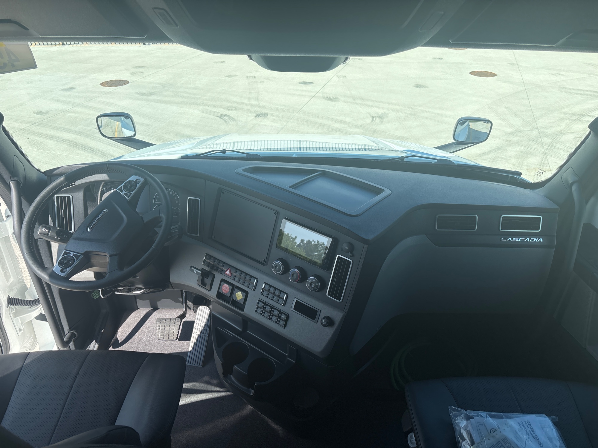 2027 Freightliner PJ126SLP 2027 Freightliner PJ126SLP - image 5 of 6
