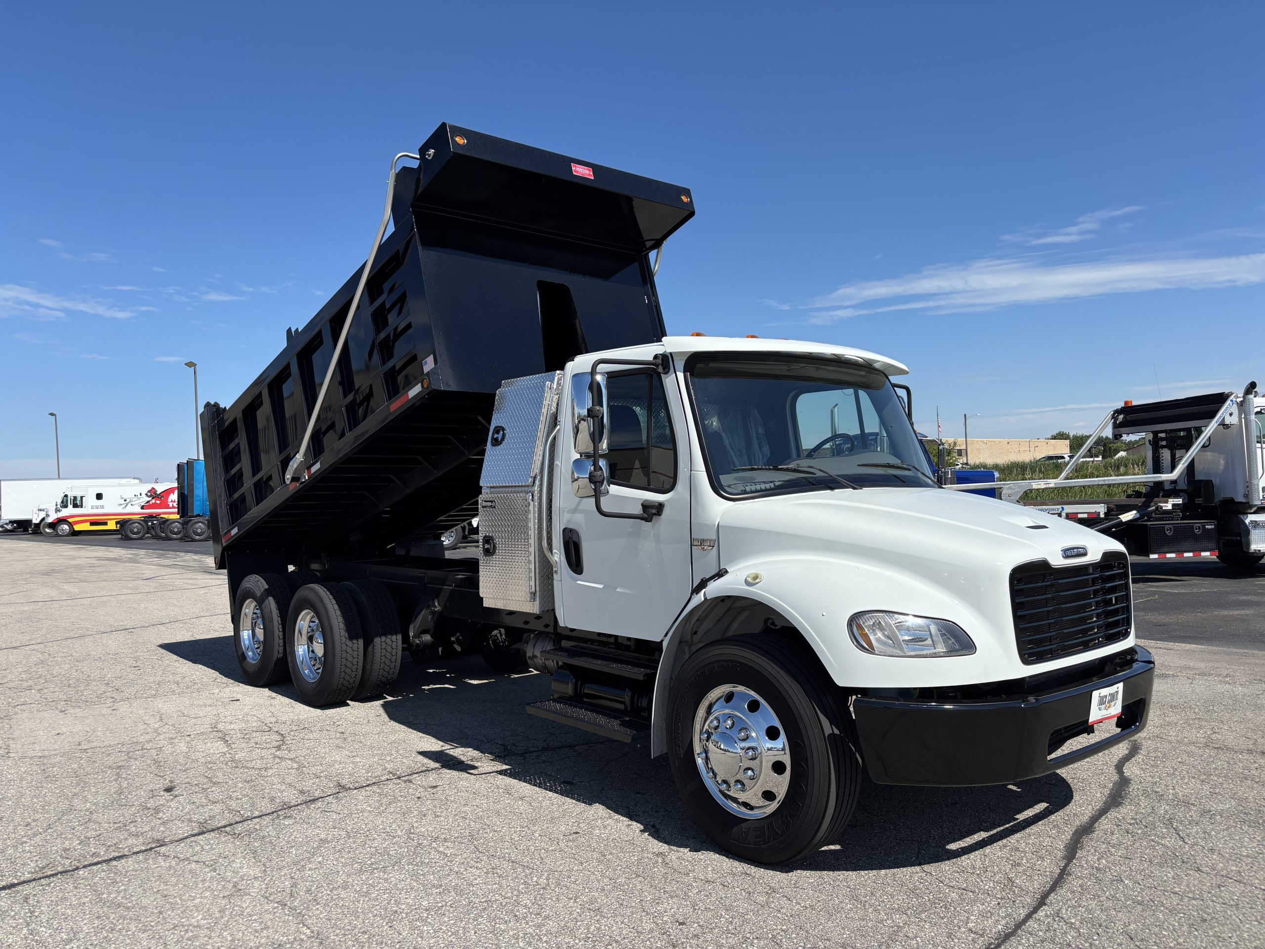 2022 Freightliner M280 2022 Freightliner M280 - image 3 of 6