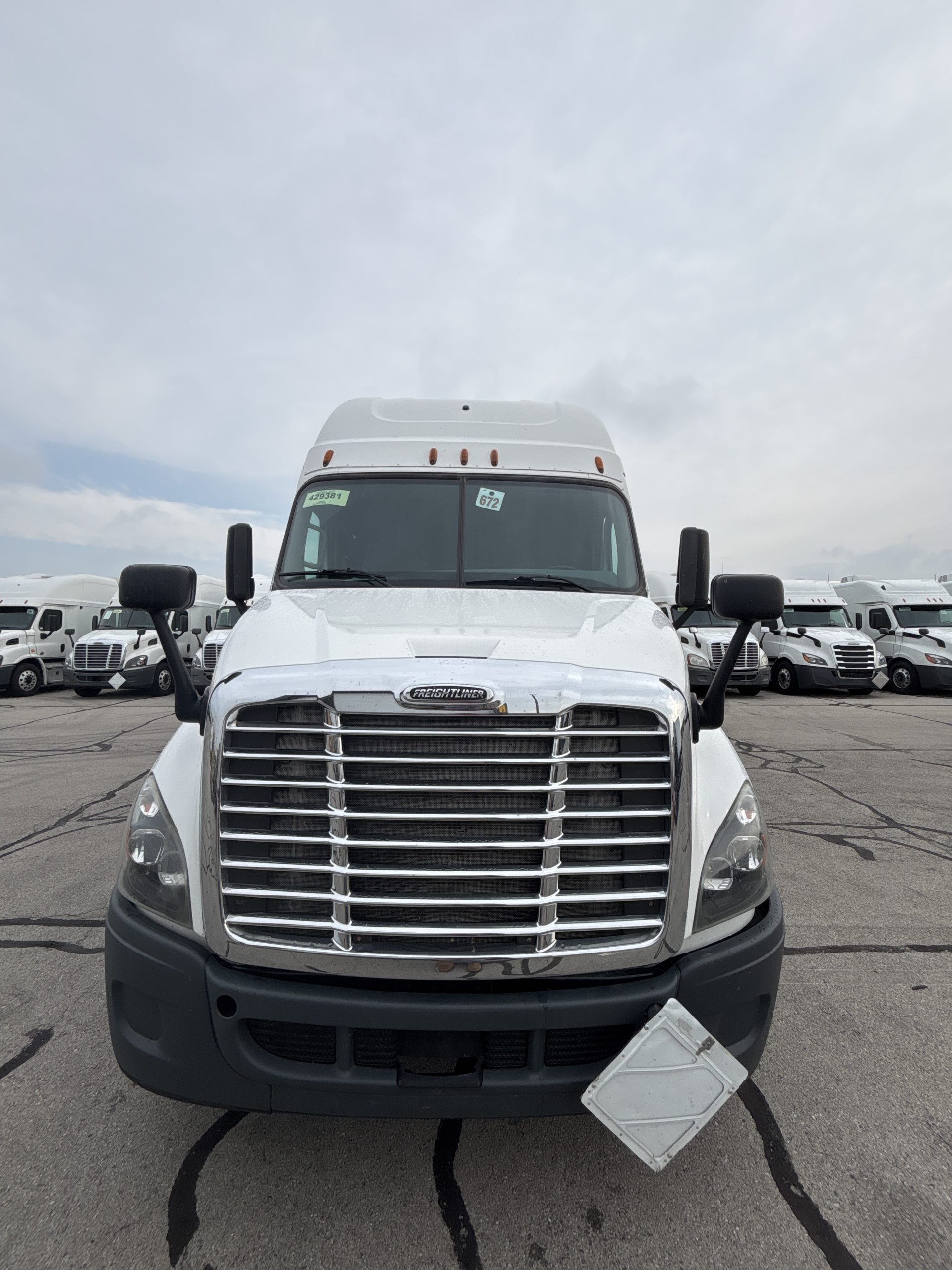 2016 Freightliner CA113 2016 Freightliner CA113 - image 4 of 6
