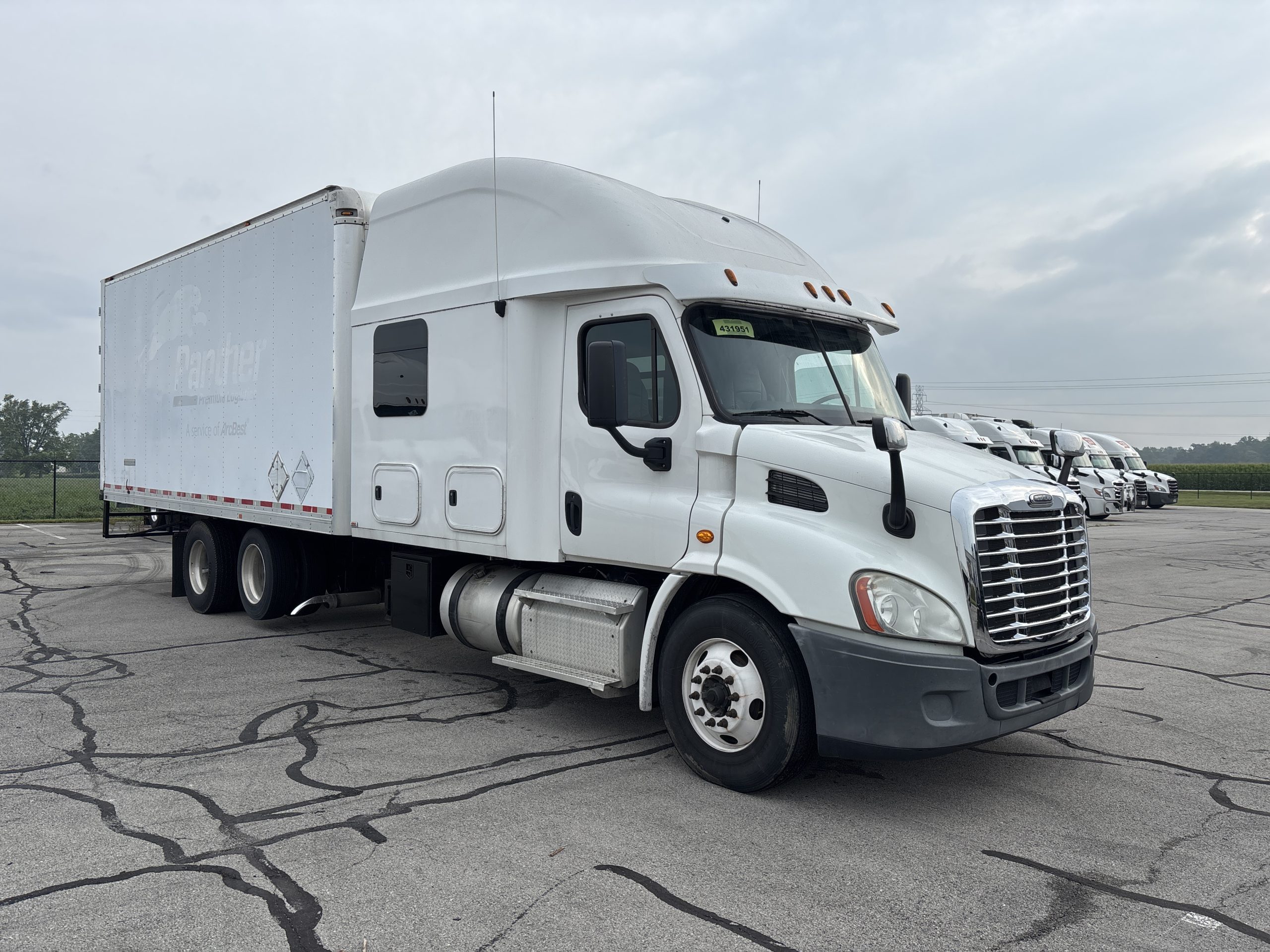 2016 Freightliner CA113 2016 Freightliner CA113 - image 3 of 6