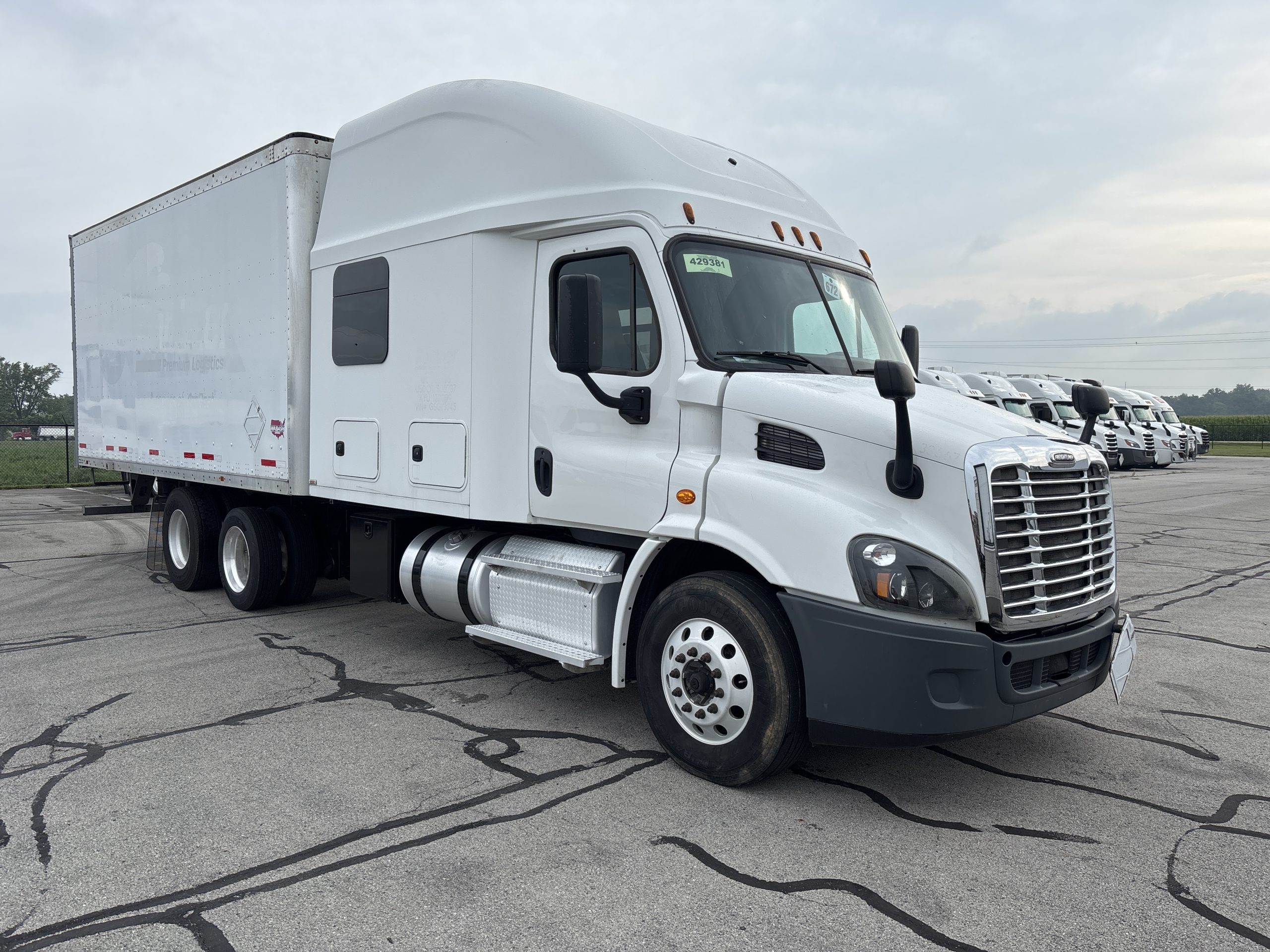 2016 Freightliner CA113 2016 Freightliner CA113 - image 5 of 6