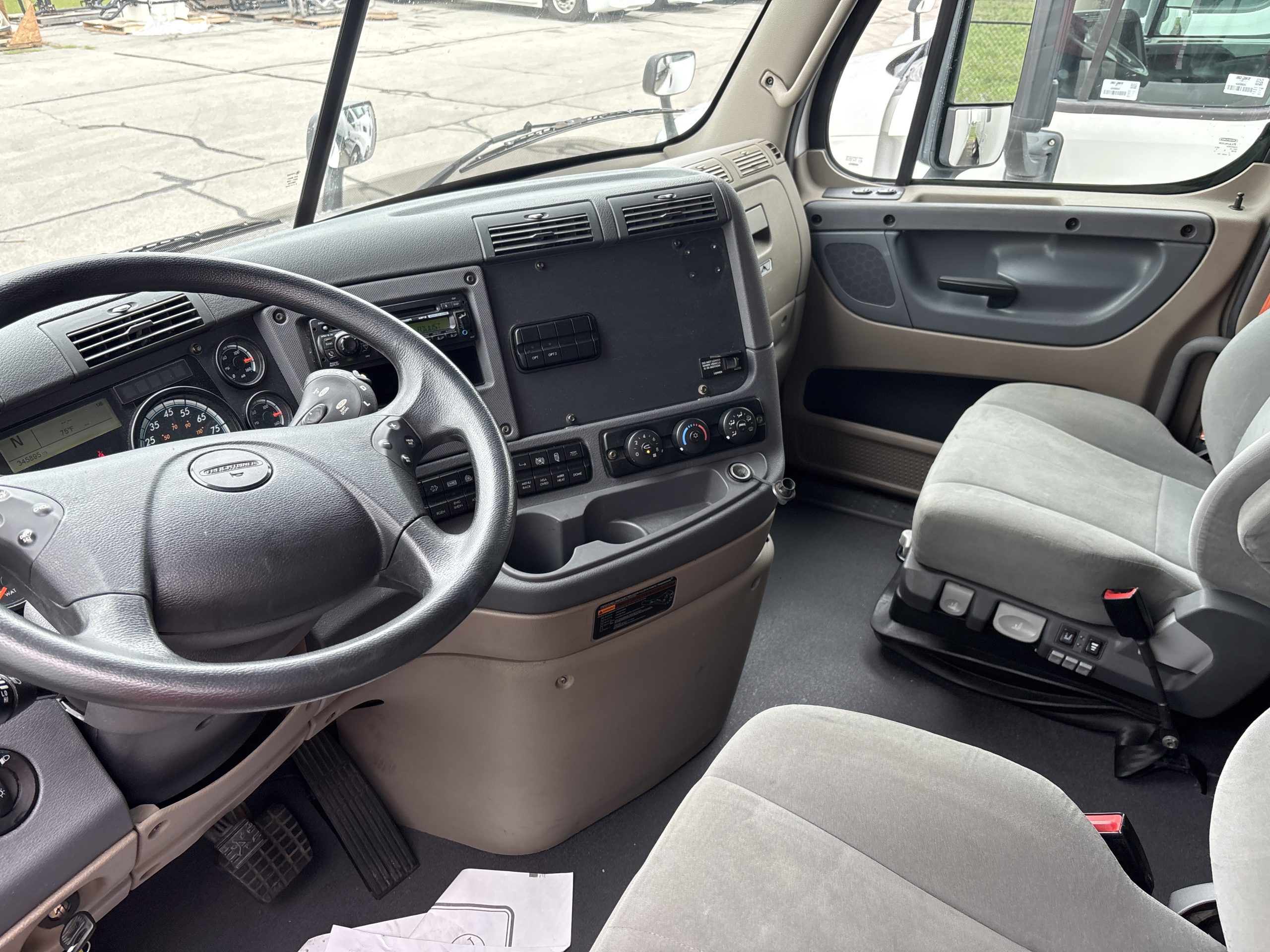 2016 Freightliner CA113 068Rf00000joO25 2016 Freightliner CA113 068Rf00000joO25