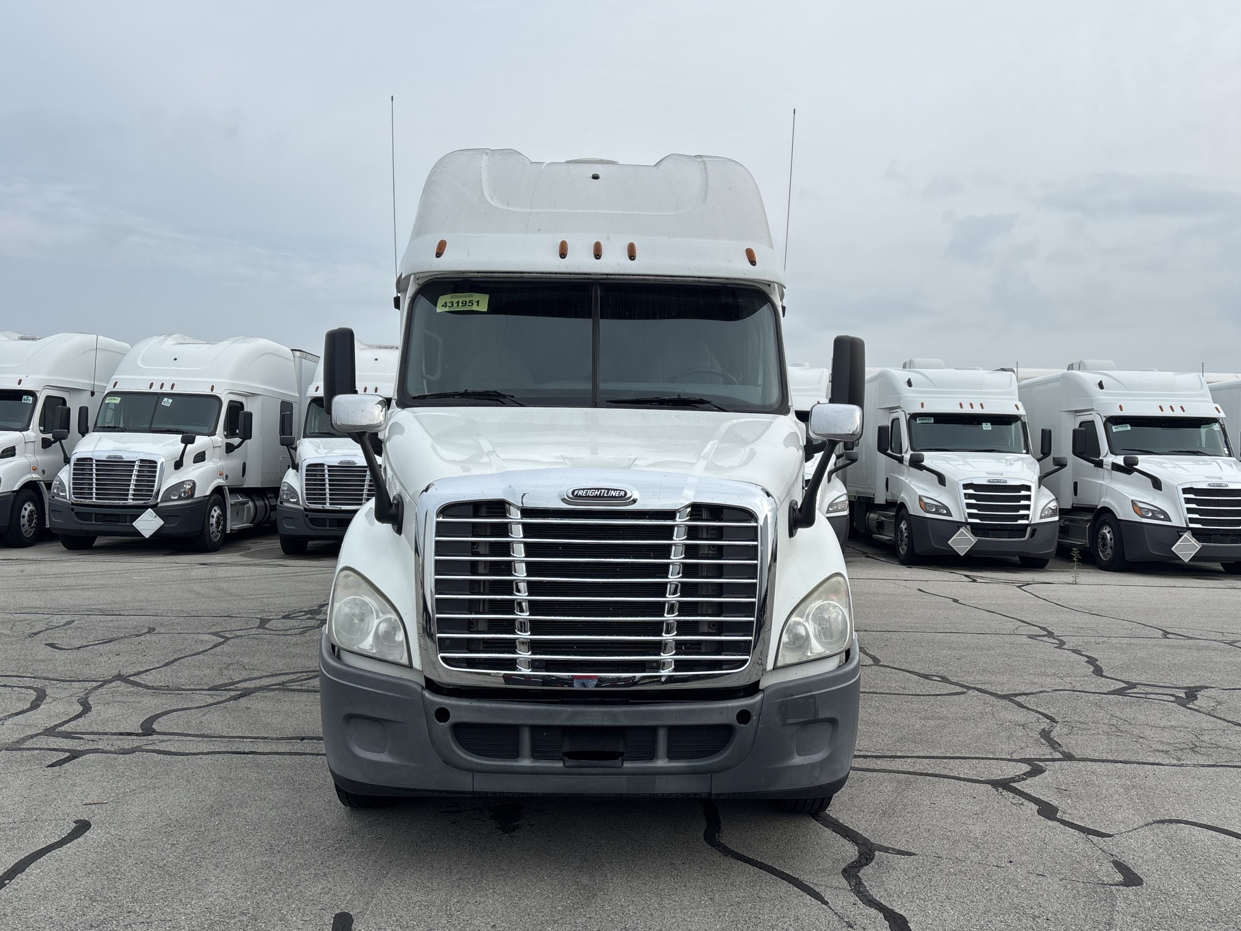 2016 Freightliner CA113 2016 Freightliner CA113 - image 2 of 6