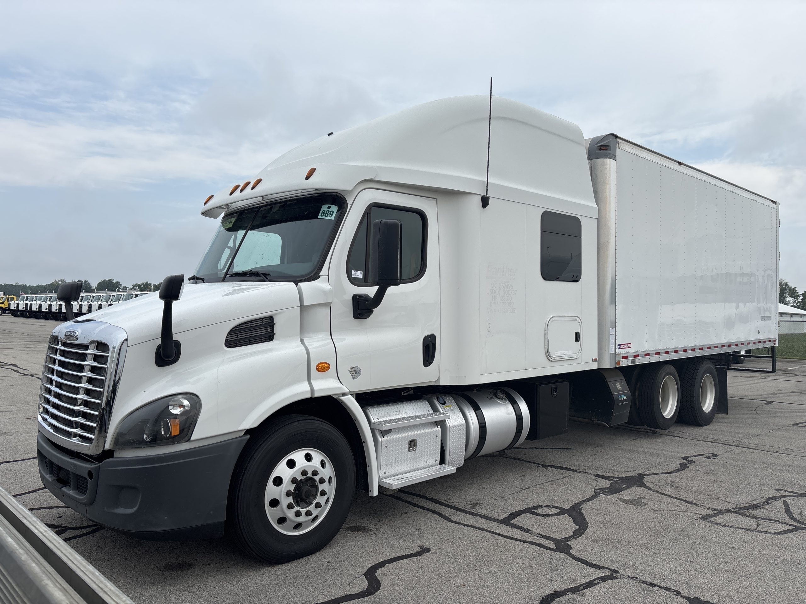 2016 Freightliner CA113 2016 Freightliner CA113 - image 1 of 6