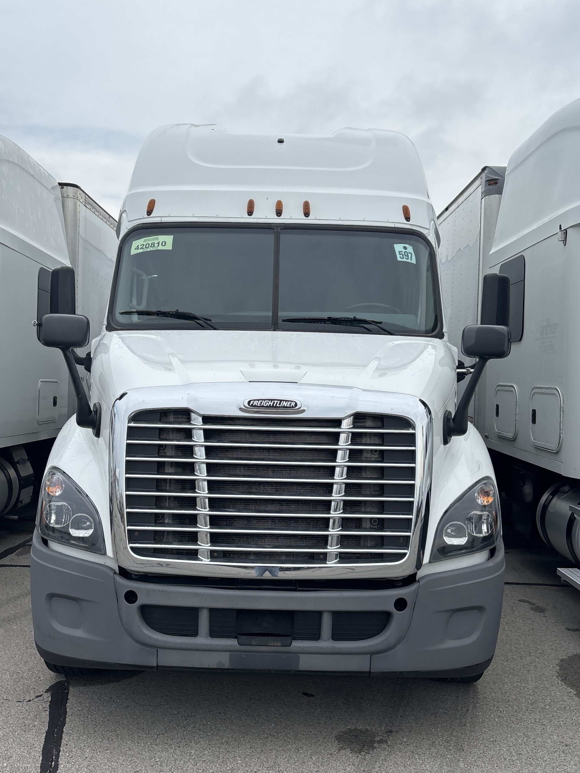 2016 Freightliner CA113 2016 Freightliner CA113 - image 4 of 6