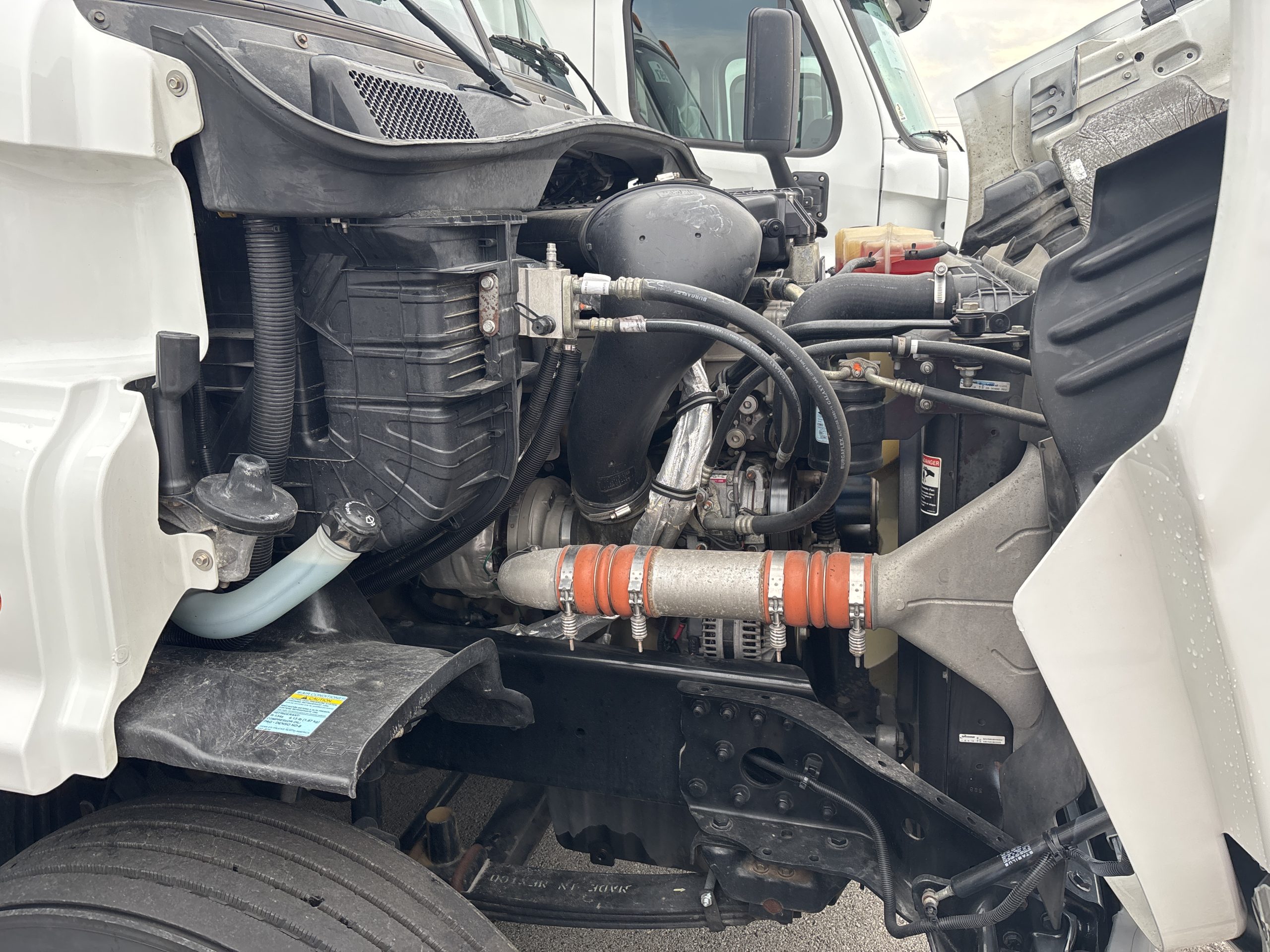 2016 Freightliner CA113 068Rf00000joVtA 2016 Freightliner CA113 068Rf00000joVtA