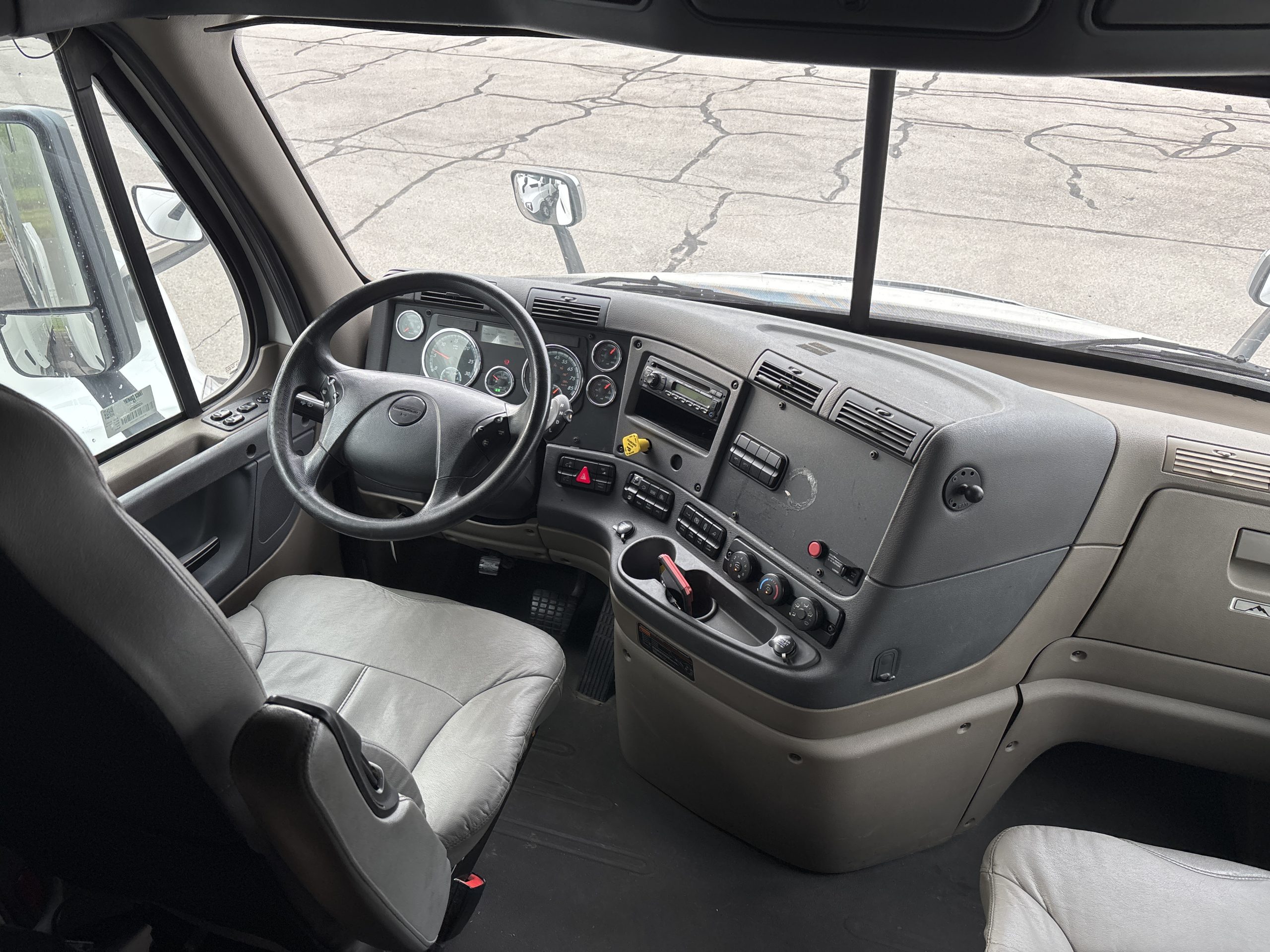 2016 Freightliner CA113 2016 Freightliner CA113 - image 6 of 6