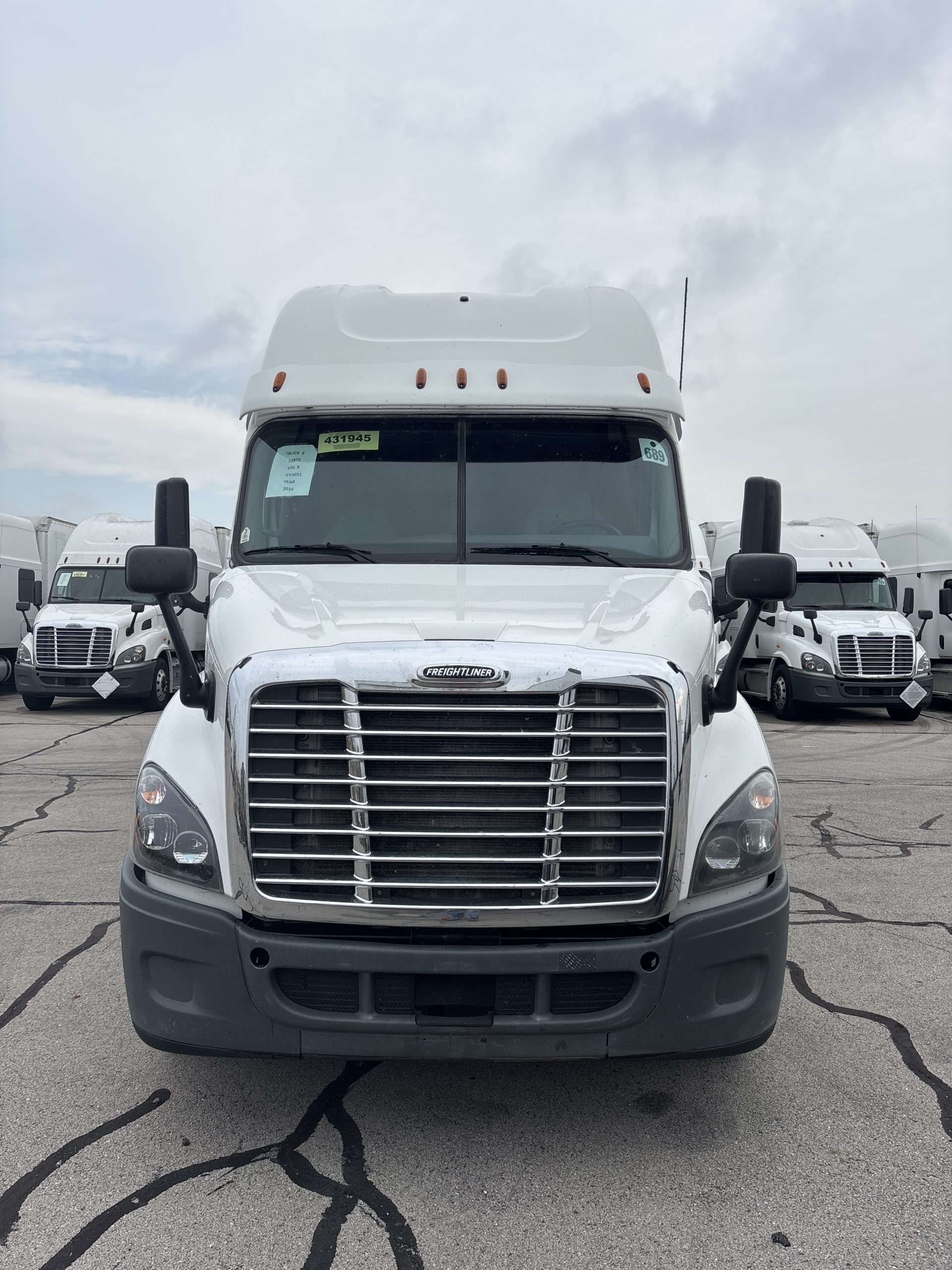 2016 Freightliner CA113 2016 Freightliner CA113 - image 2 of 6