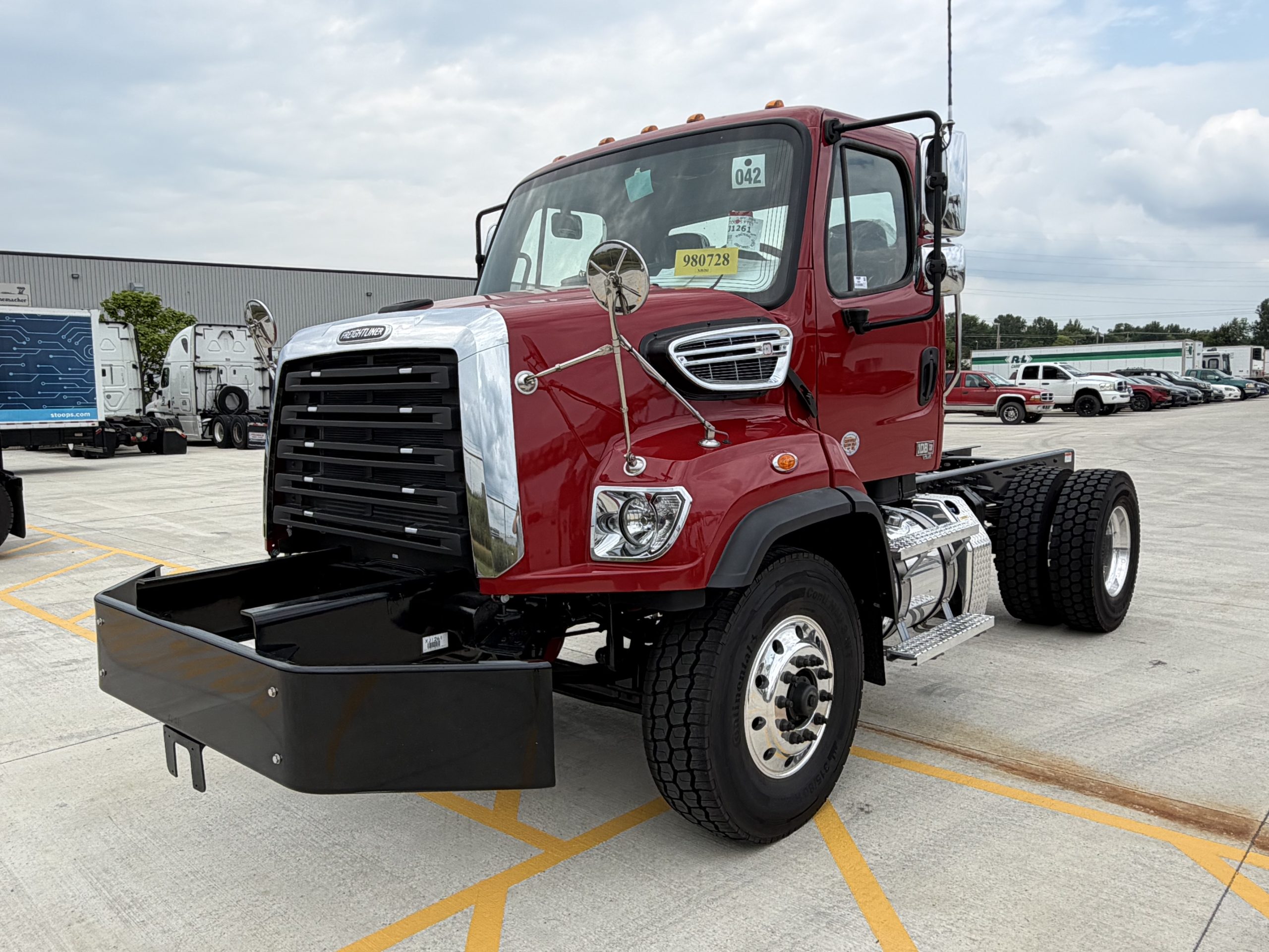 2027 Freightliner M2 106+ 2027 Freightliner M2 106+ - image 1 of 5
