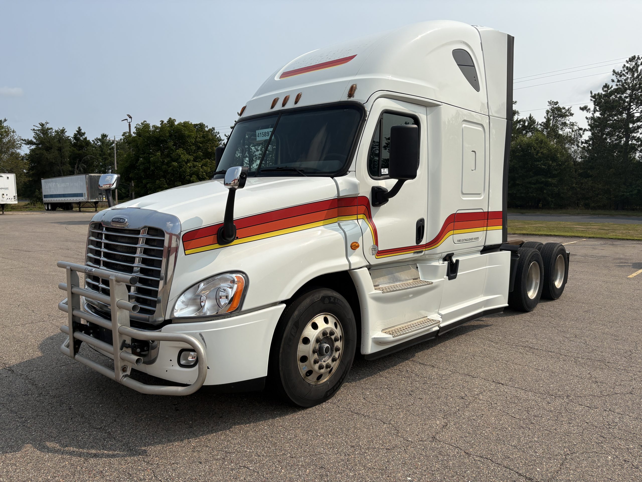2016 Freightliner CA125 2016 Freightliner CA125 - image 1 of 6