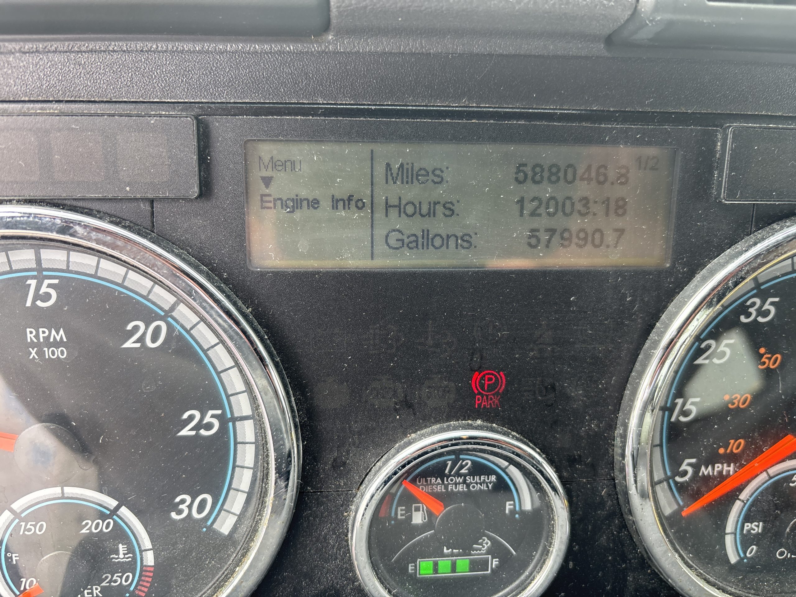 2016 Freightliner CA113 2016 Freightliner CA113 - image 6 of 6