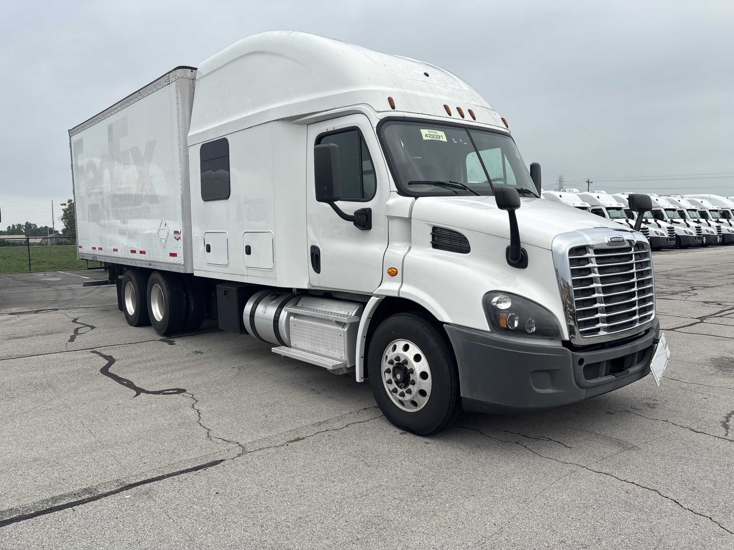 2016 Freightliner CA113 2016 Freightliner CA113 - image 3 of 6