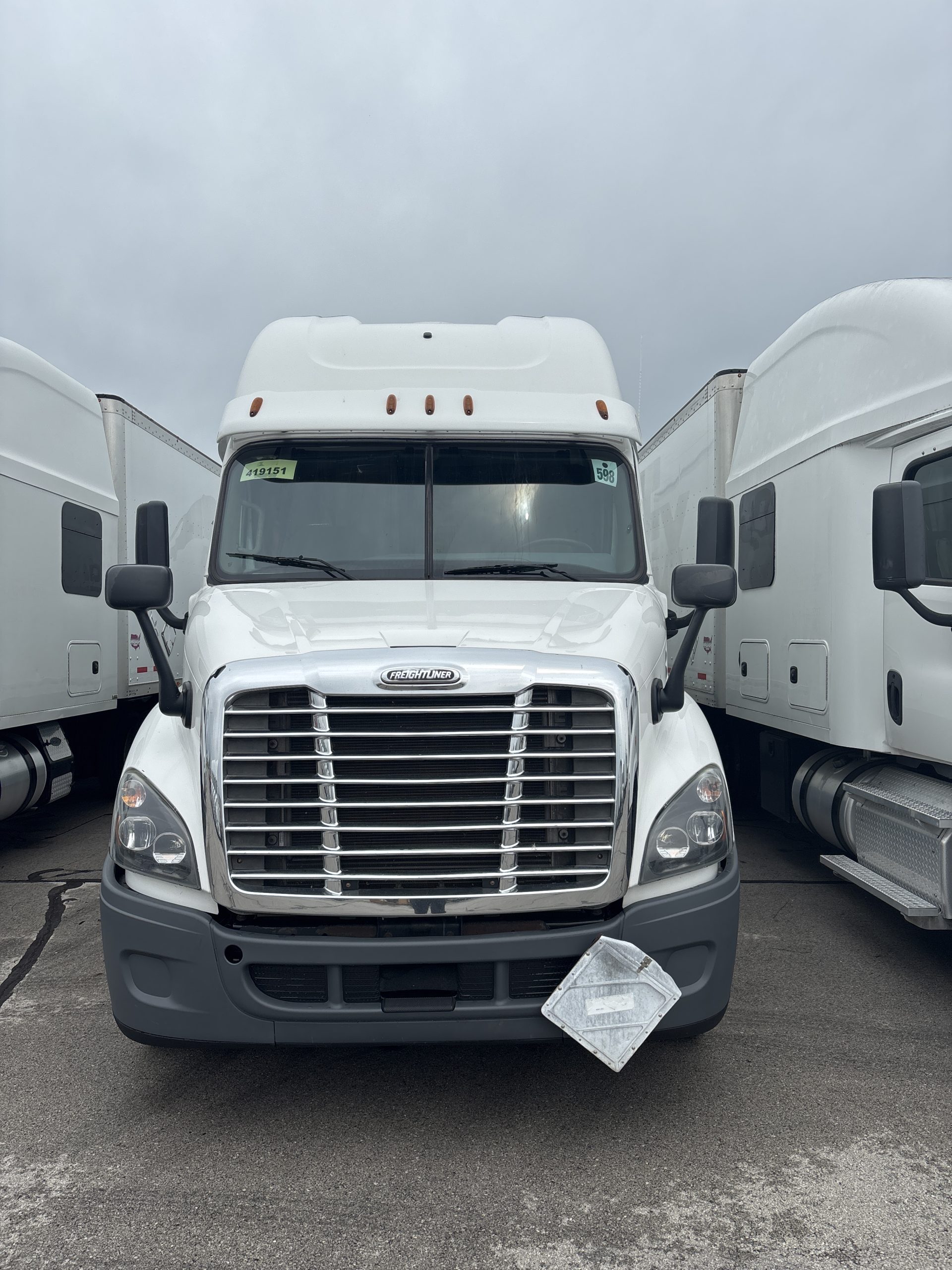 2016 Freightliner CA113 2016 Freightliner CA113 - image 2 of 6