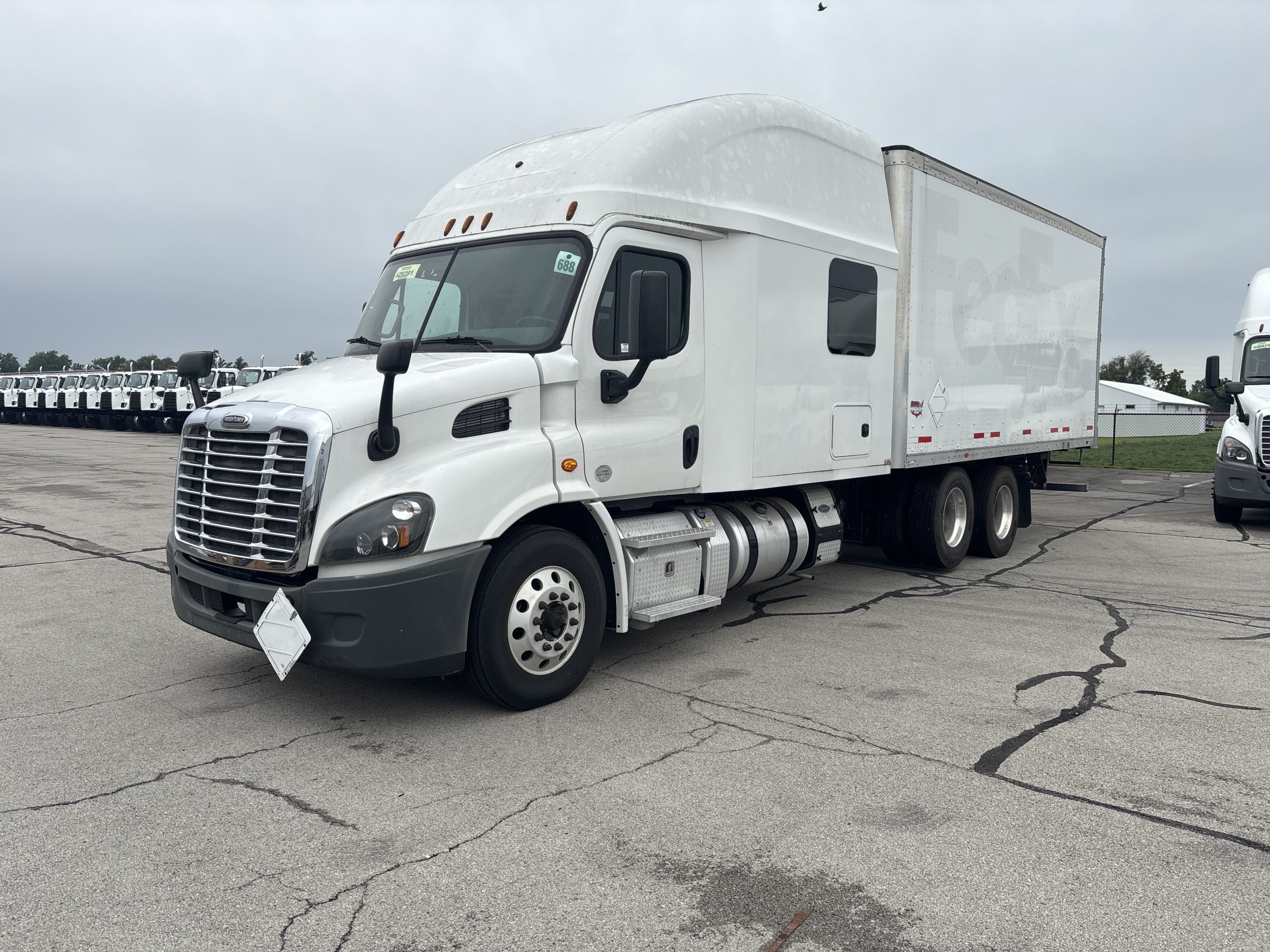 2016 Freightliner CA113 2016 Freightliner CA113 - image 2 of 6